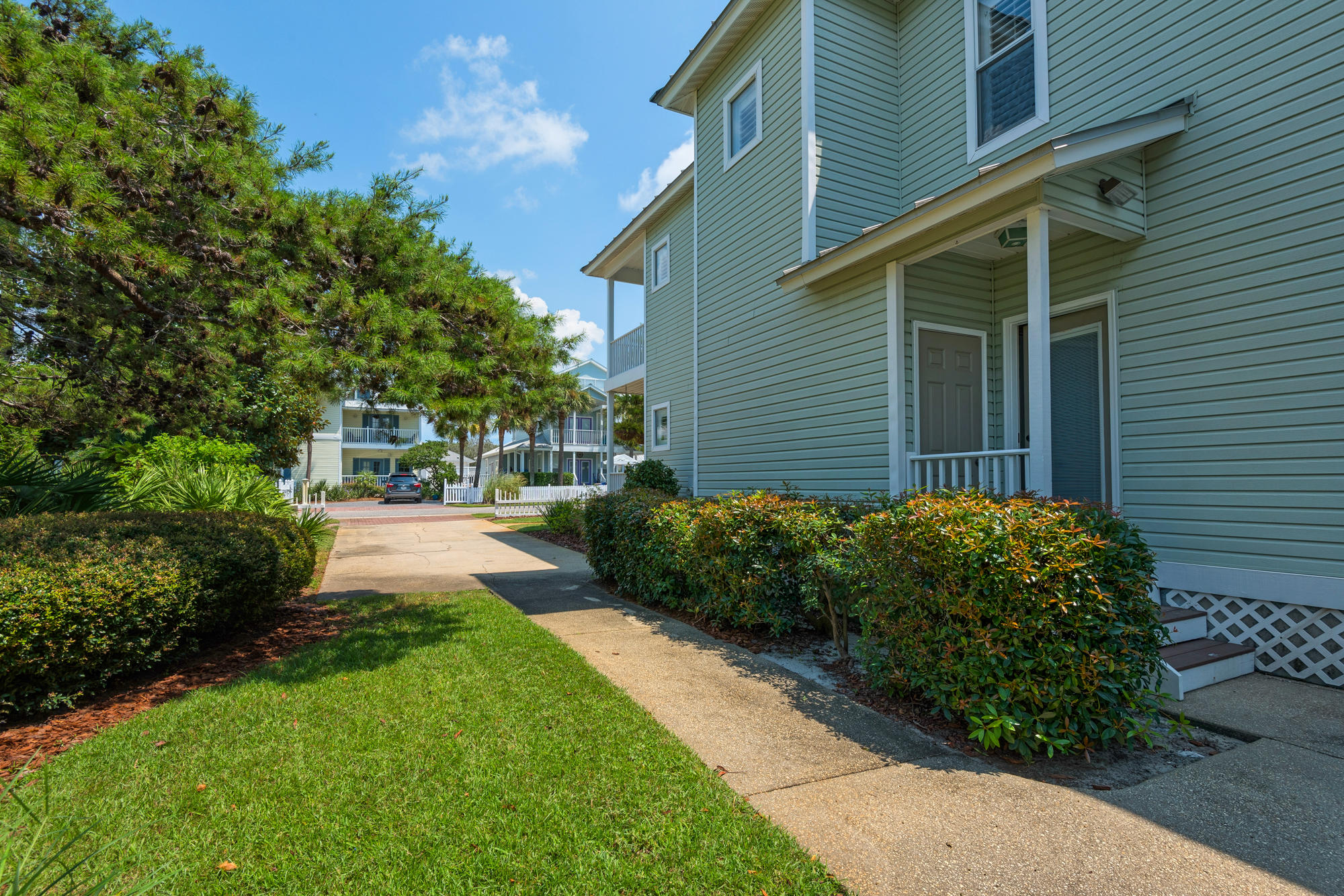 CRYSTAL SHORES - Residential