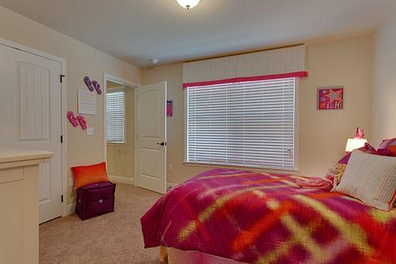 AUTUMN WOODS - Residential