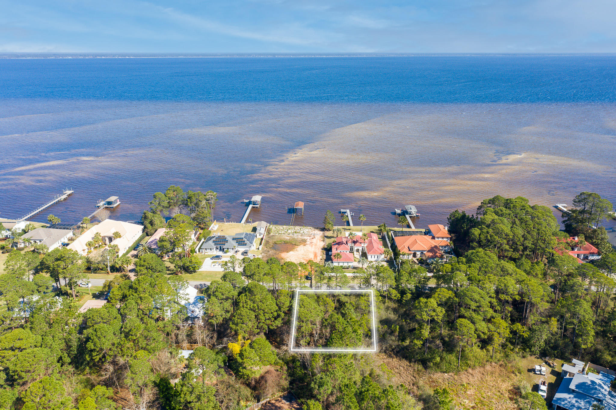 HOLIDAY SHORES ESTATES - Land