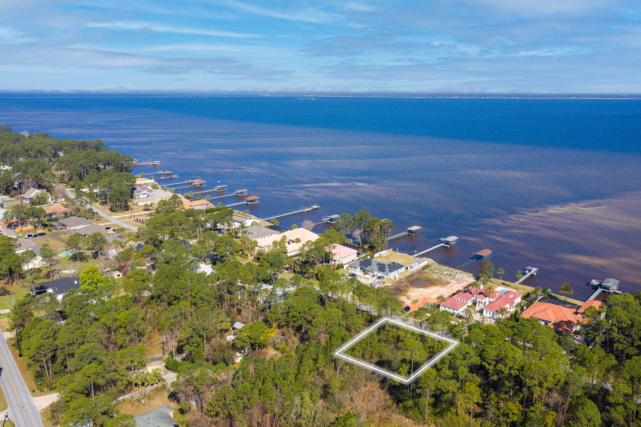 HOLIDAY SHORES ESTATES - Land