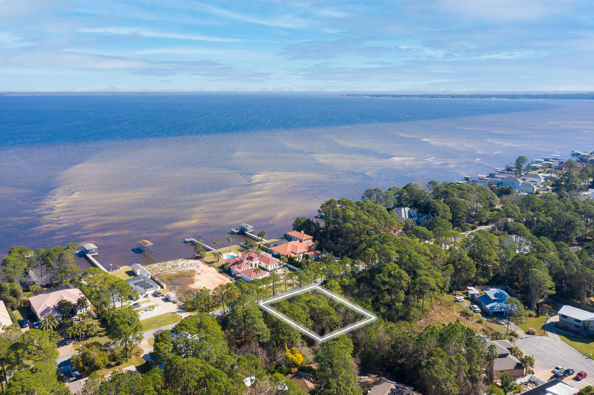 HOLIDAY SHORES ESTATES - Land