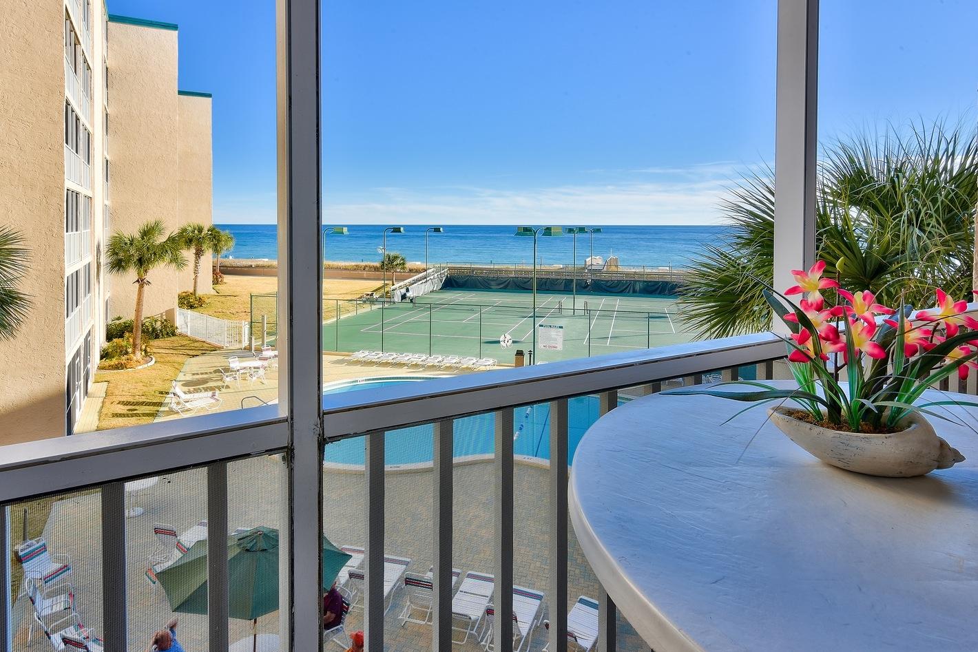 HOLIDAY SURF & RACQUET CLUB - Residential