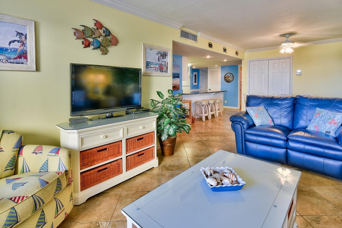 HOLIDAY SURF & RACQUET CLUB - Residential