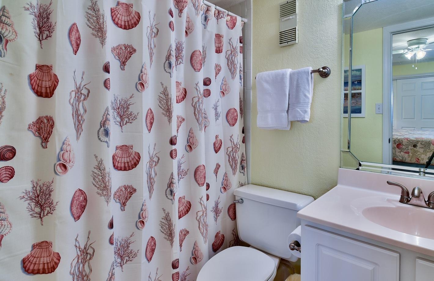 HOLIDAY SURF & RACQUET CLUB - Residential