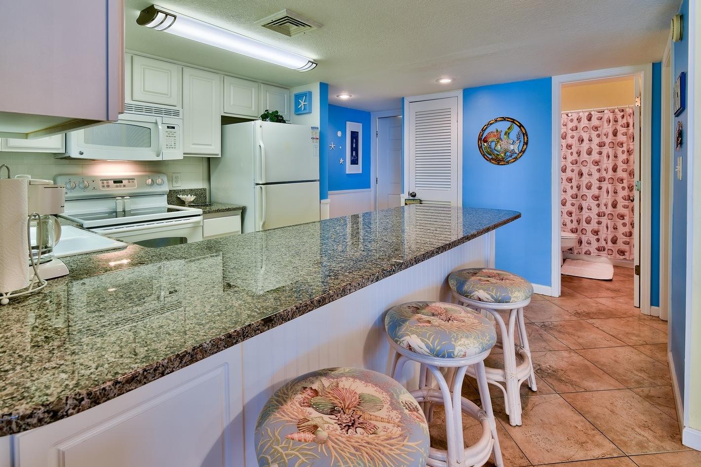HOLIDAY SURF & RACQUET CLUB - Residential