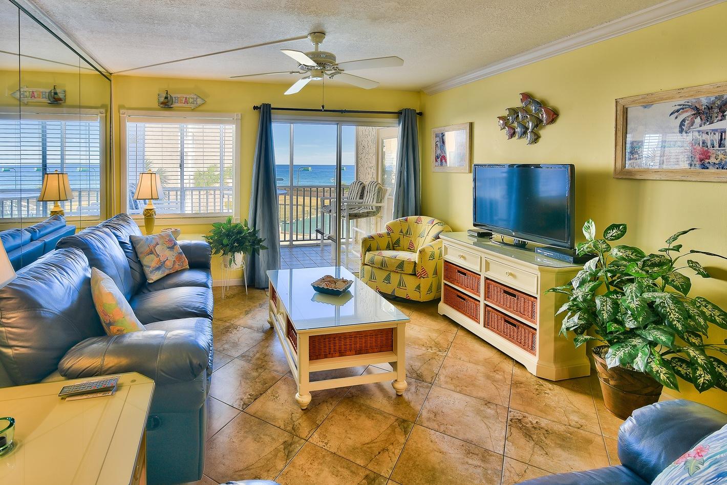 HOLIDAY SURF & RACQUET CLUB - Residential