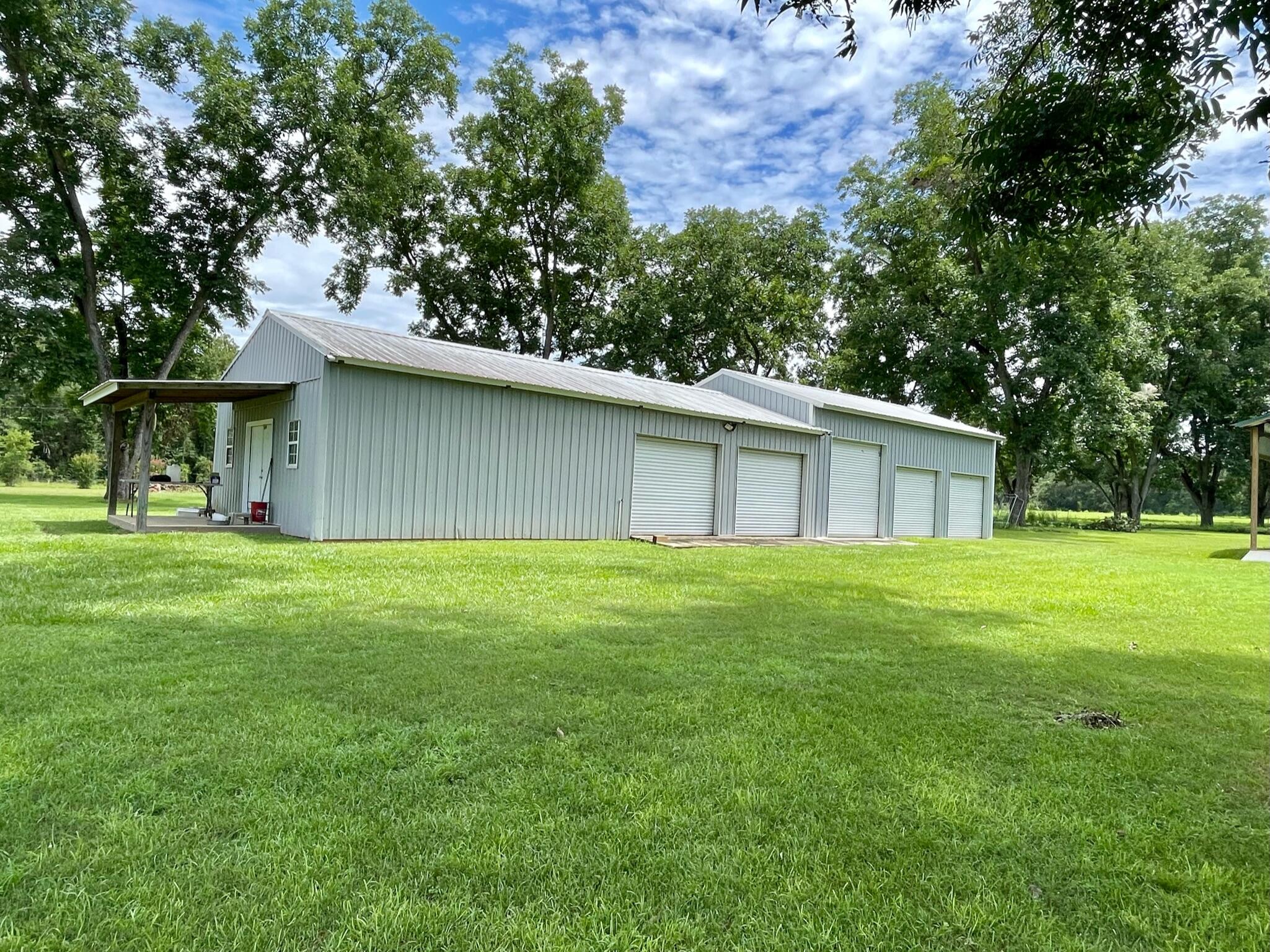 NO RECORDED SUBDIVISION - Residential