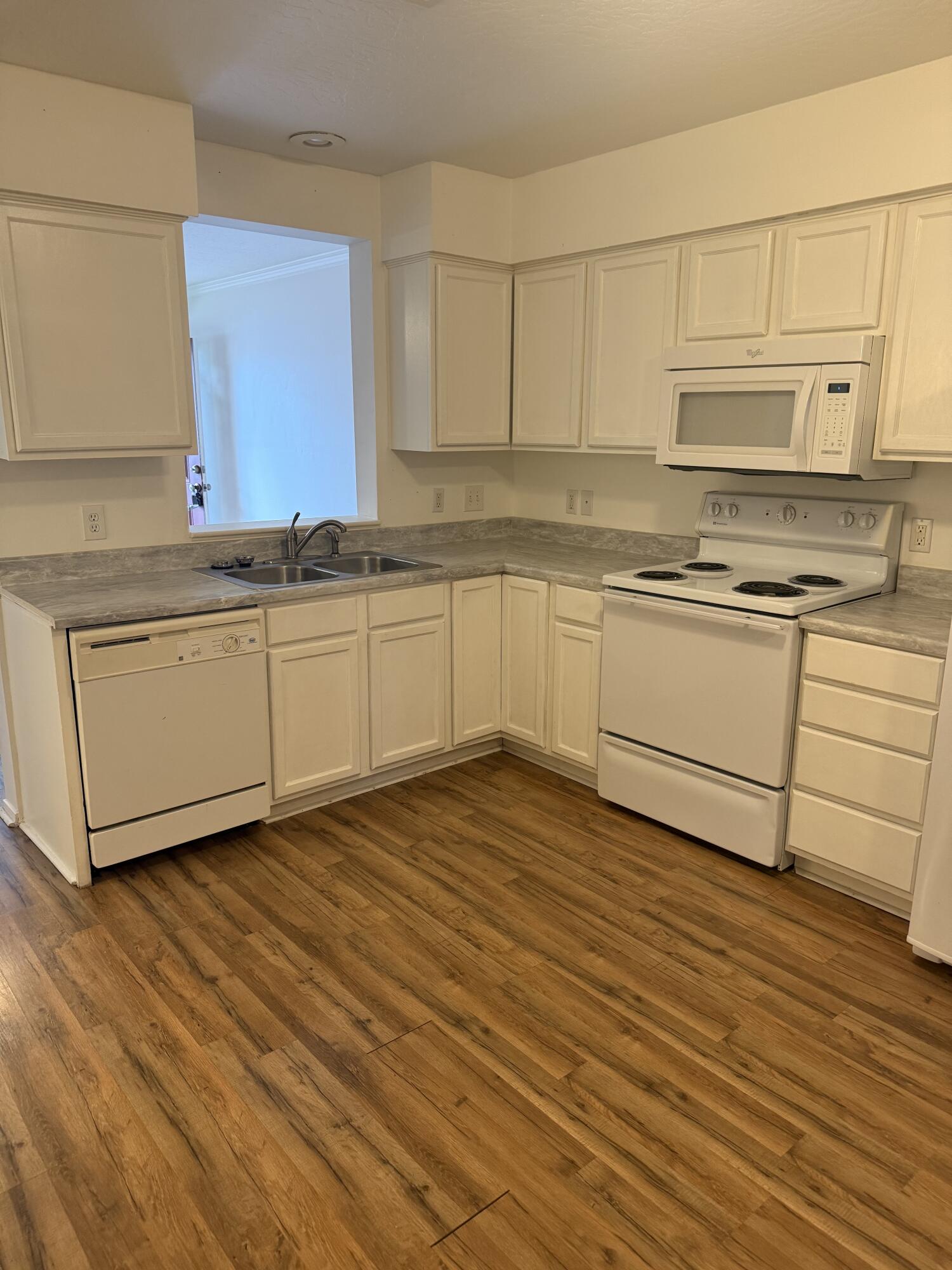 SHAY LIN T/H - Residential Lease