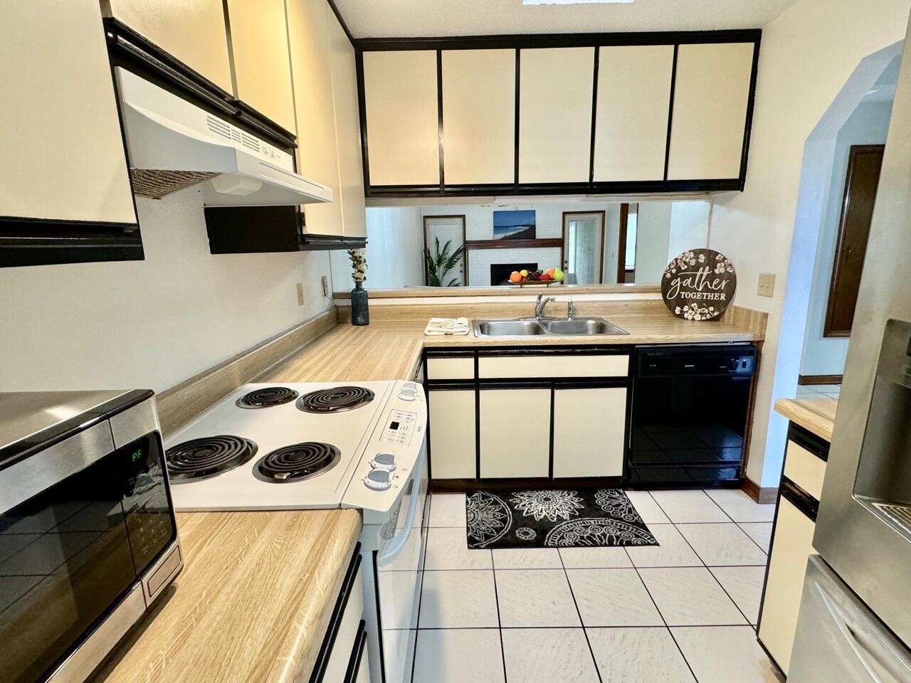 HIDDEN COVE T/H - Residential