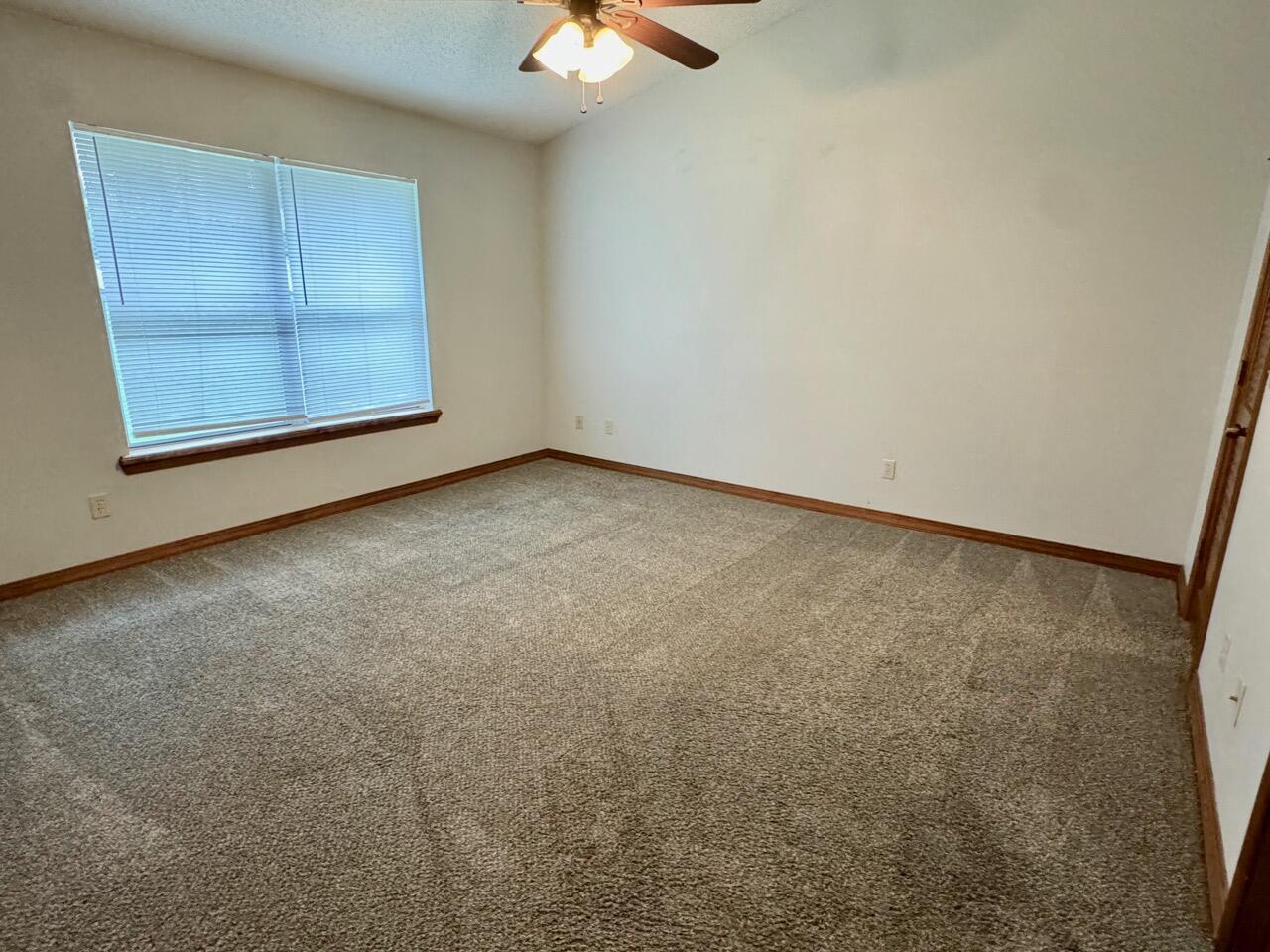 HIDDEN COVE T/H - Residential