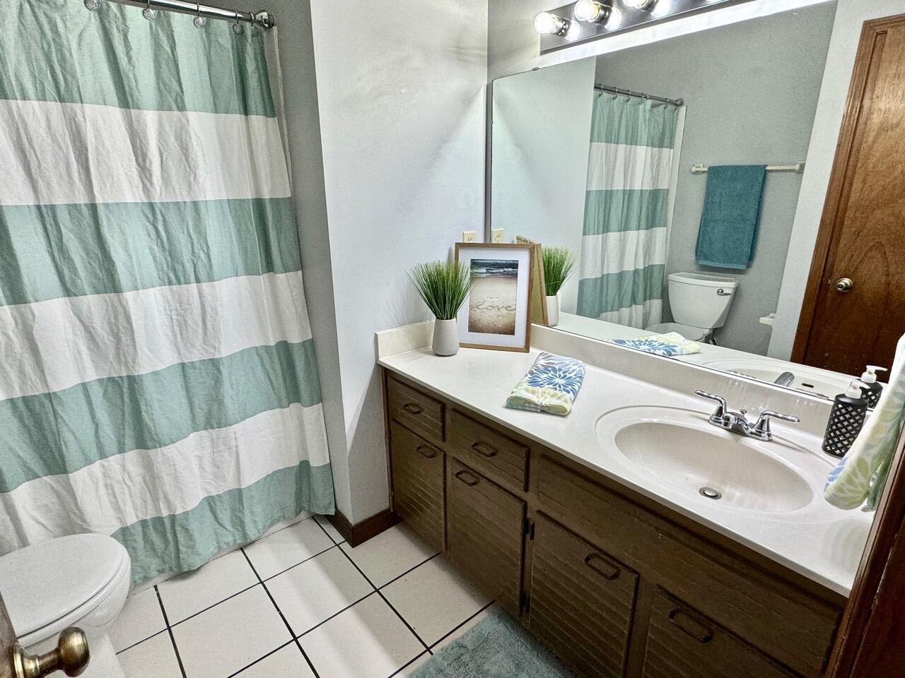 HIDDEN COVE T/H - Residential