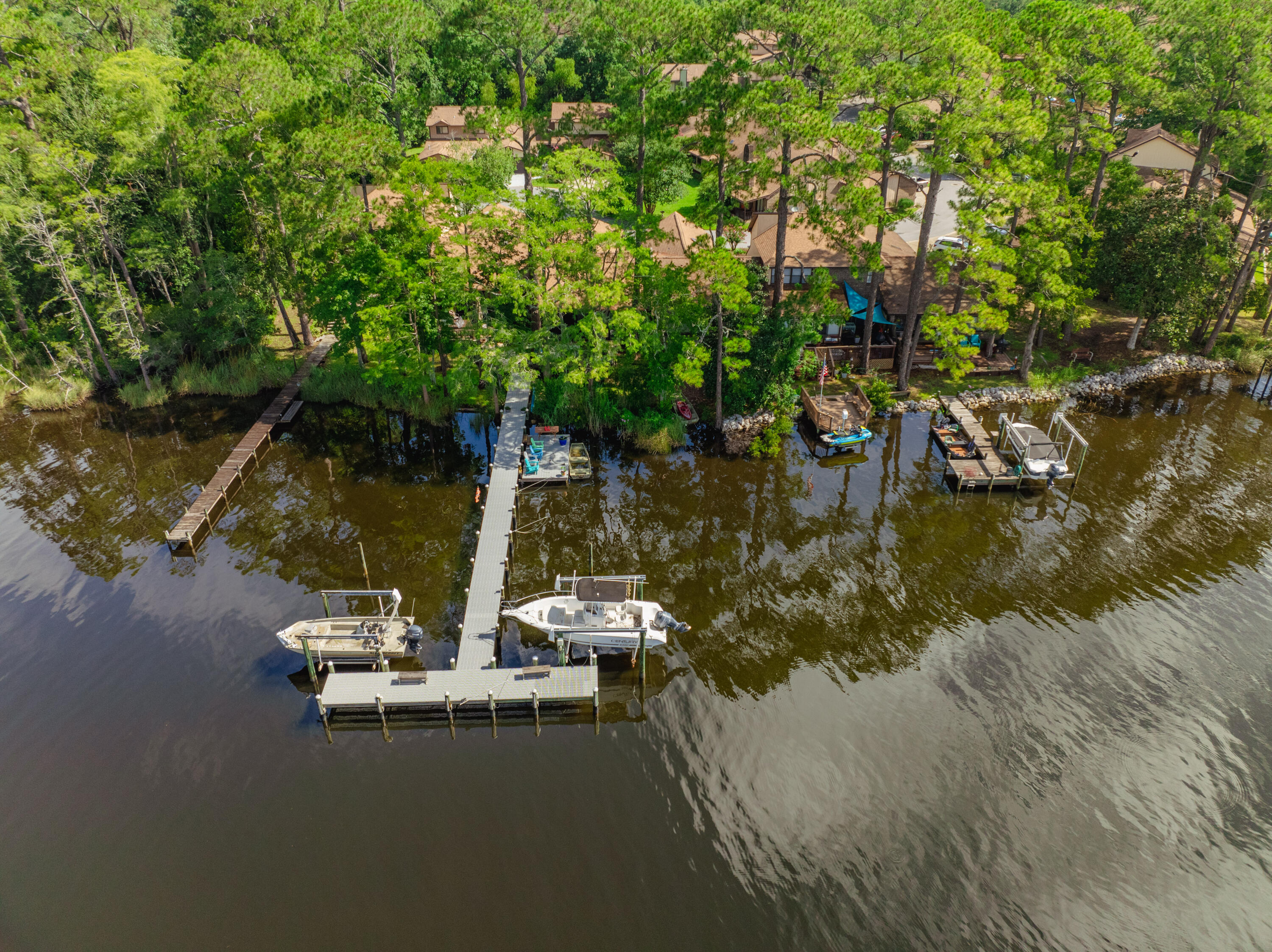 HIDDEN COVE T/H - Residential