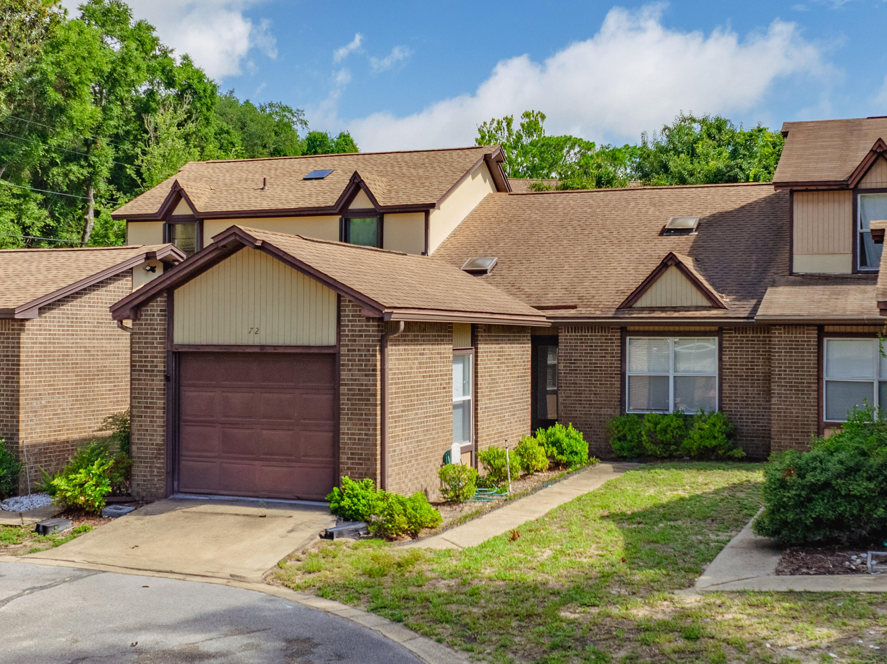 HIDDEN COVE T/H - Residential