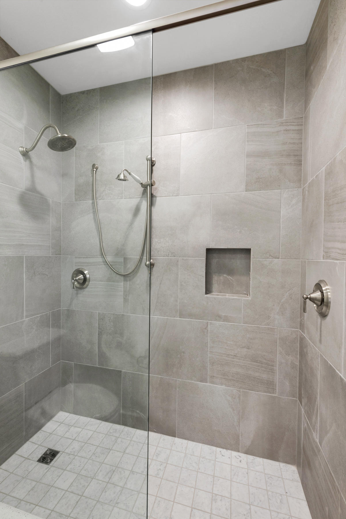 RIDGEWALK LOT 16 BLK B - Residential