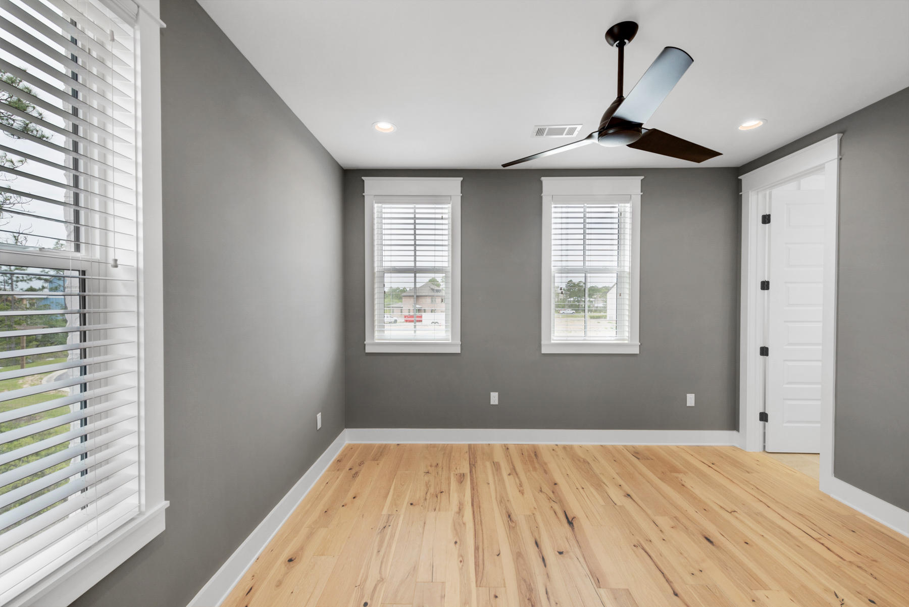 RIDGEWALK LOT 16 BLK B - Residential