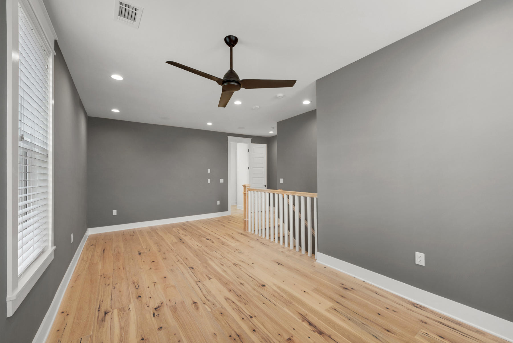 RIDGEWALK LOT 16 BLK B - Residential