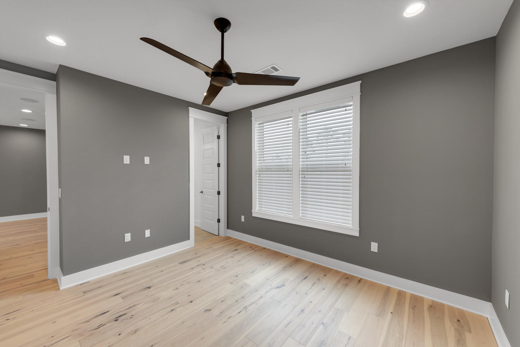 RIDGEWALK LOT 16 BLK B - Residential