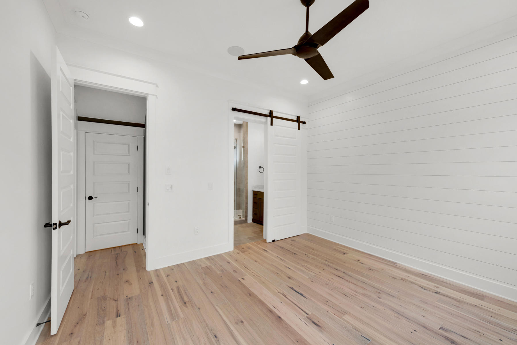 RIDGEWALK LOT 16 BLK B - Residential