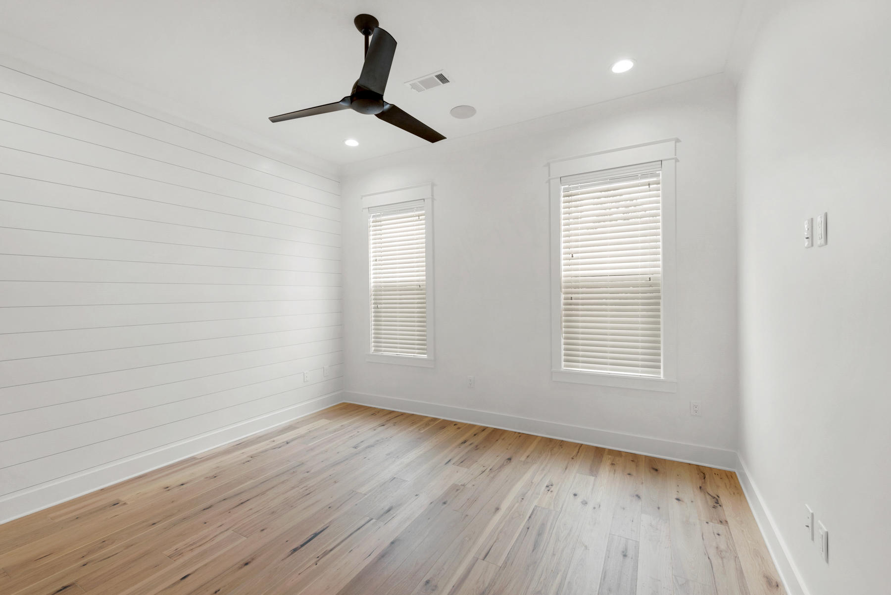 RIDGEWALK LOT 16 BLK B - Residential