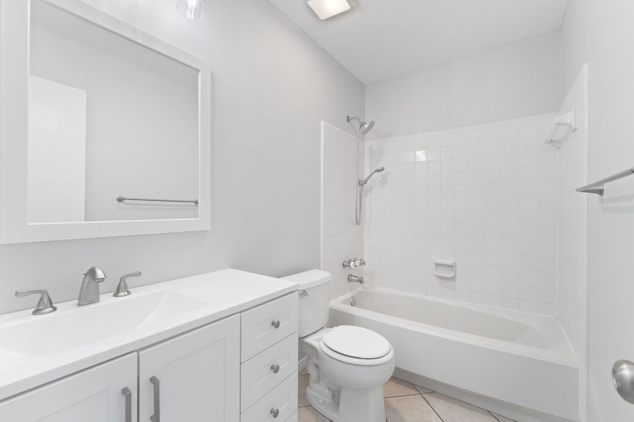 VILLA EAST - Residential