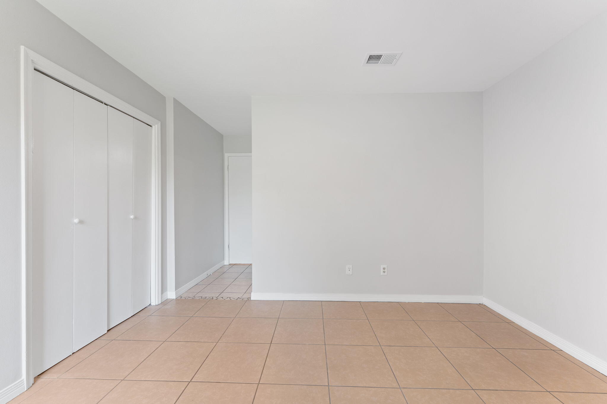 VILLA EAST - Residential