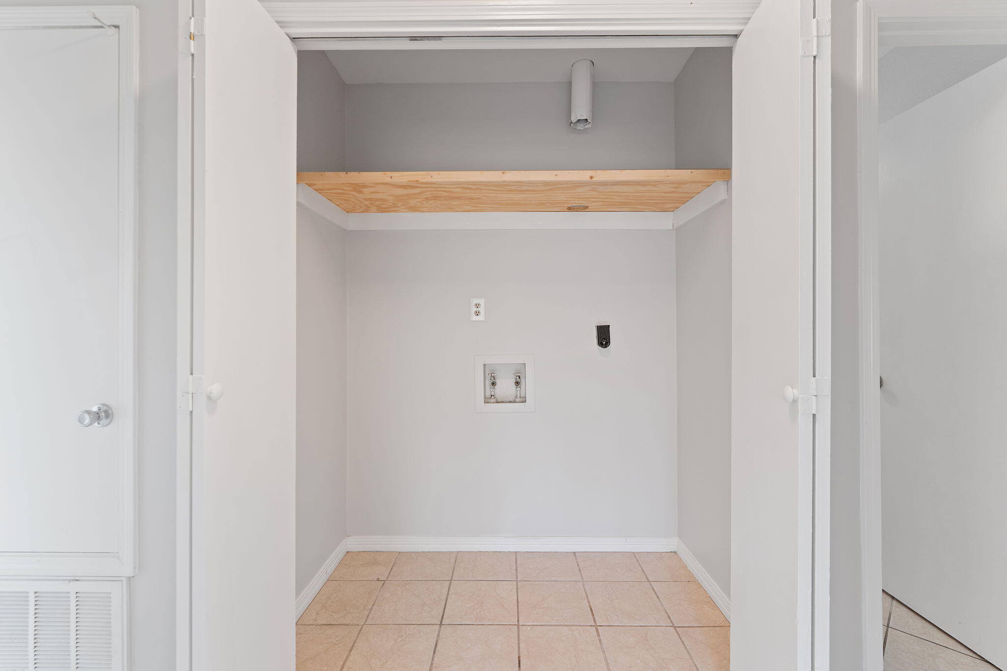 VILLA EAST - Residential