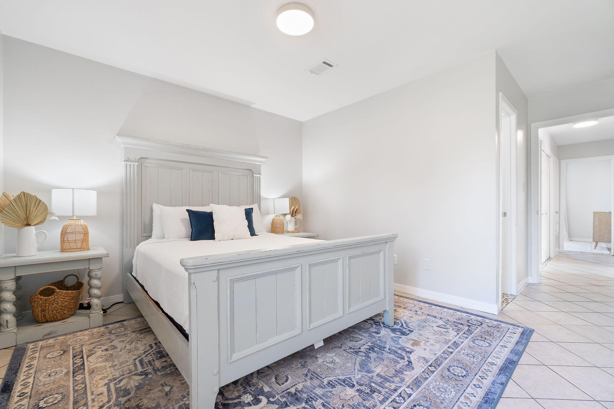 VILLA EAST - Residential