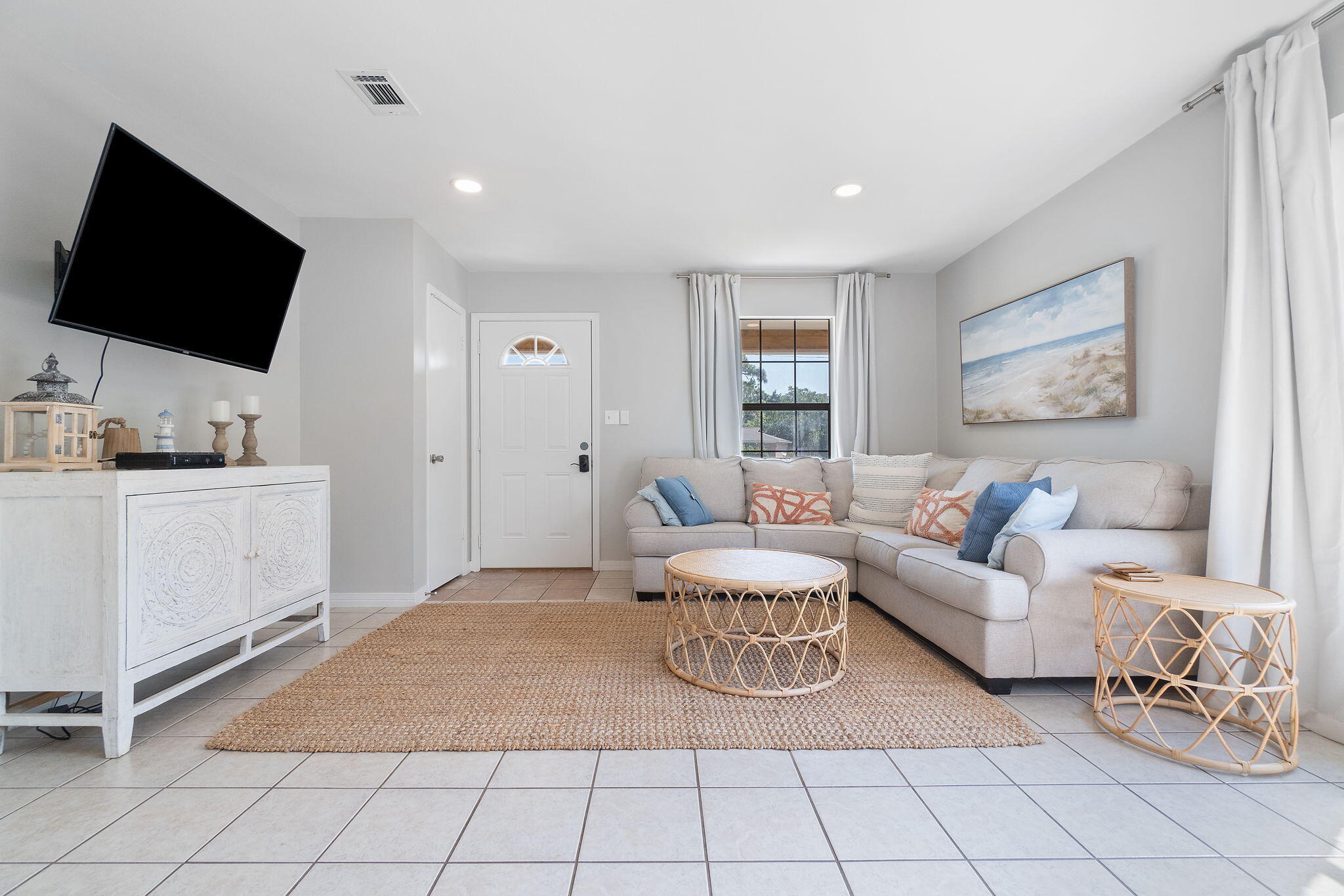 VILLA EAST - Residential