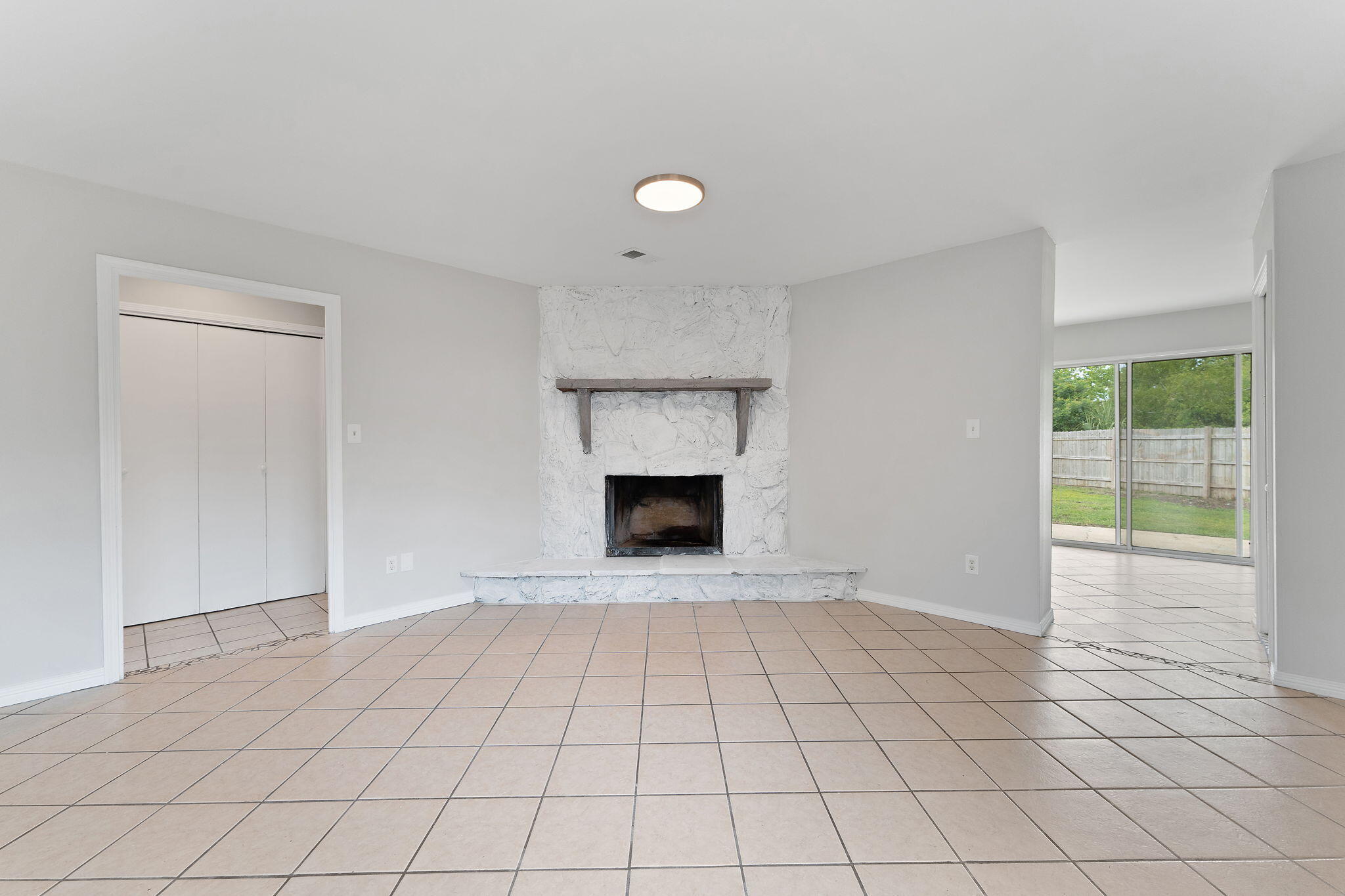 VILLA EAST - Residential