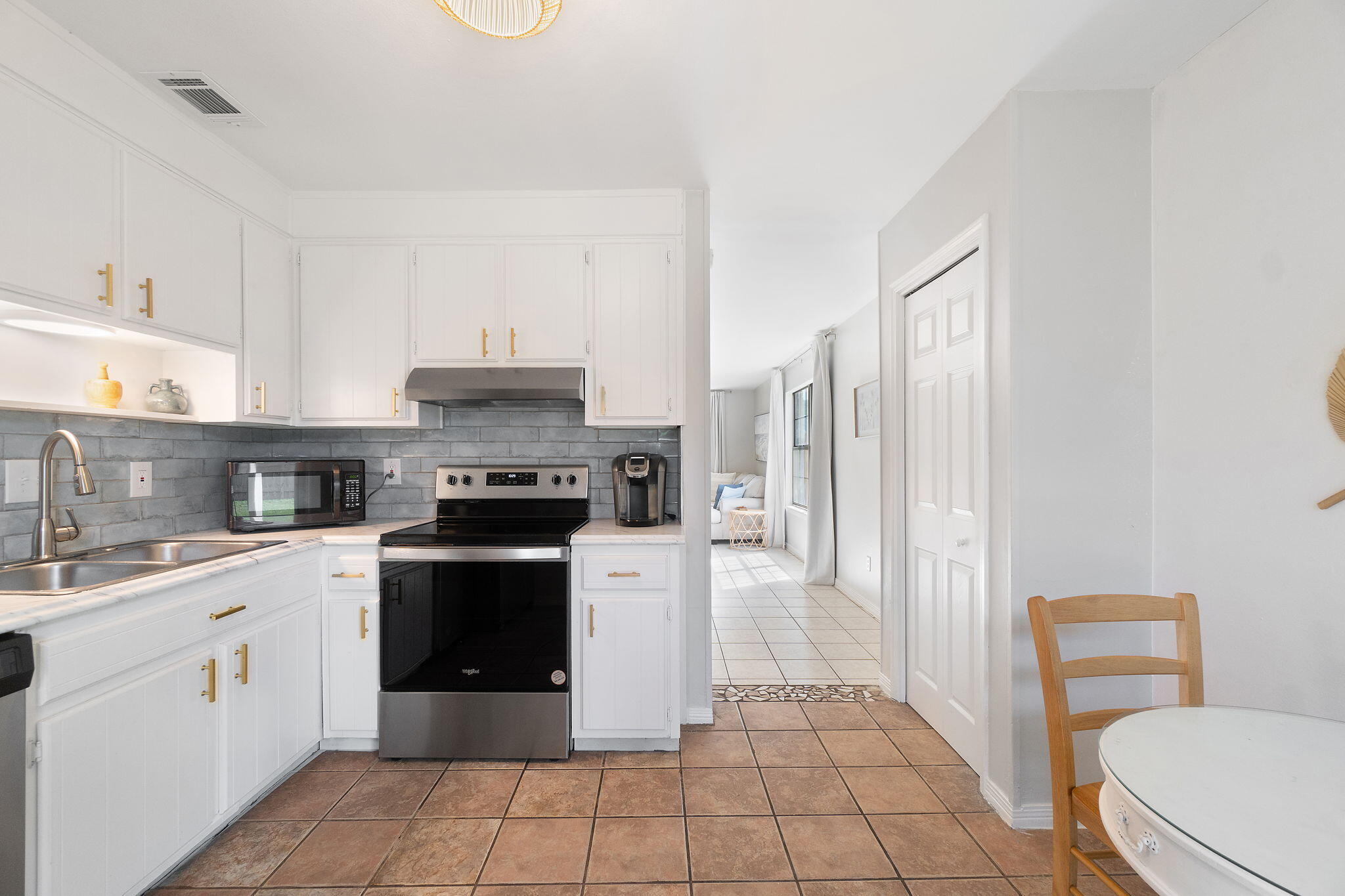 VILLA EAST - Residential