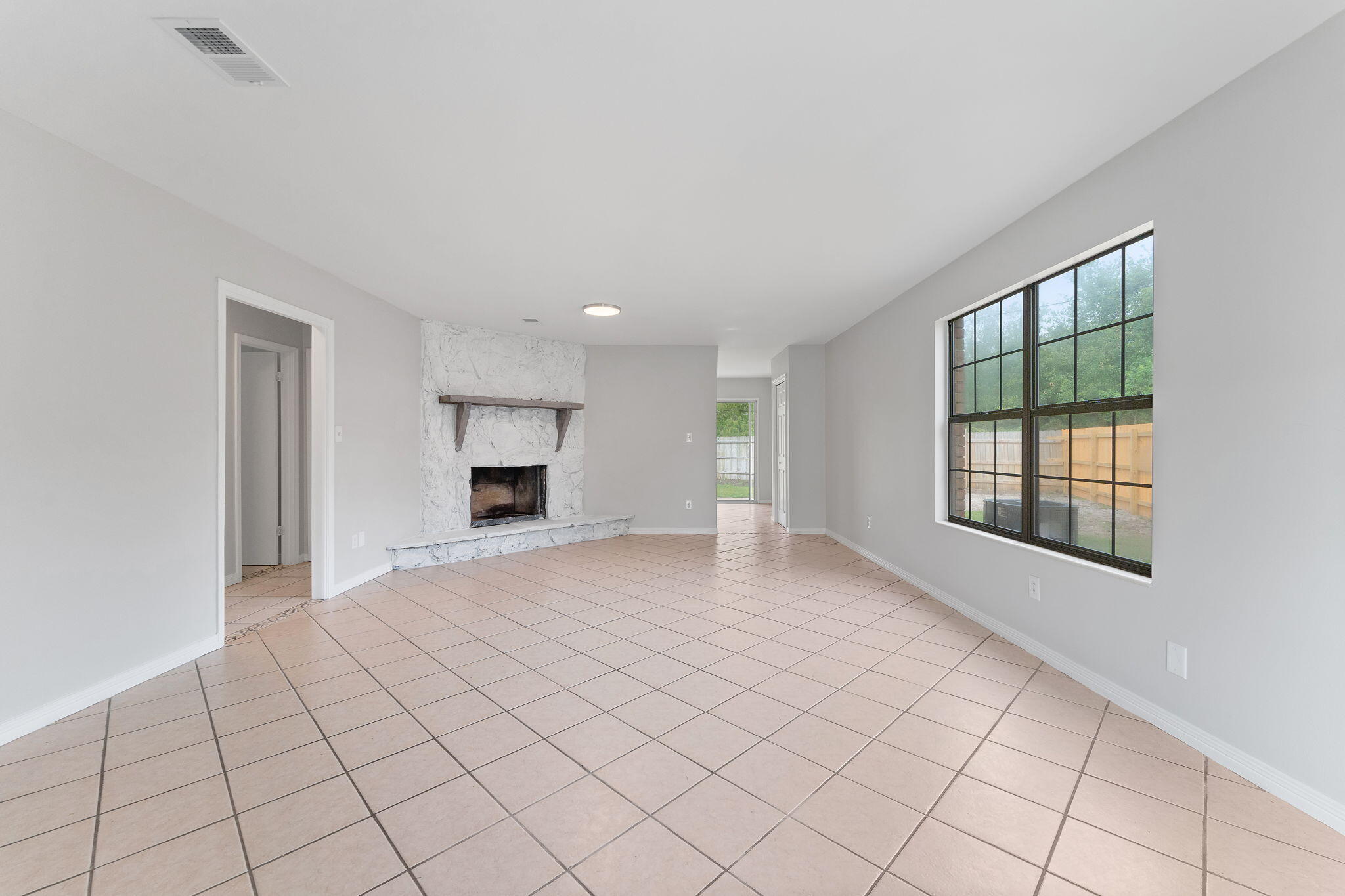 VILLA EAST - Residential