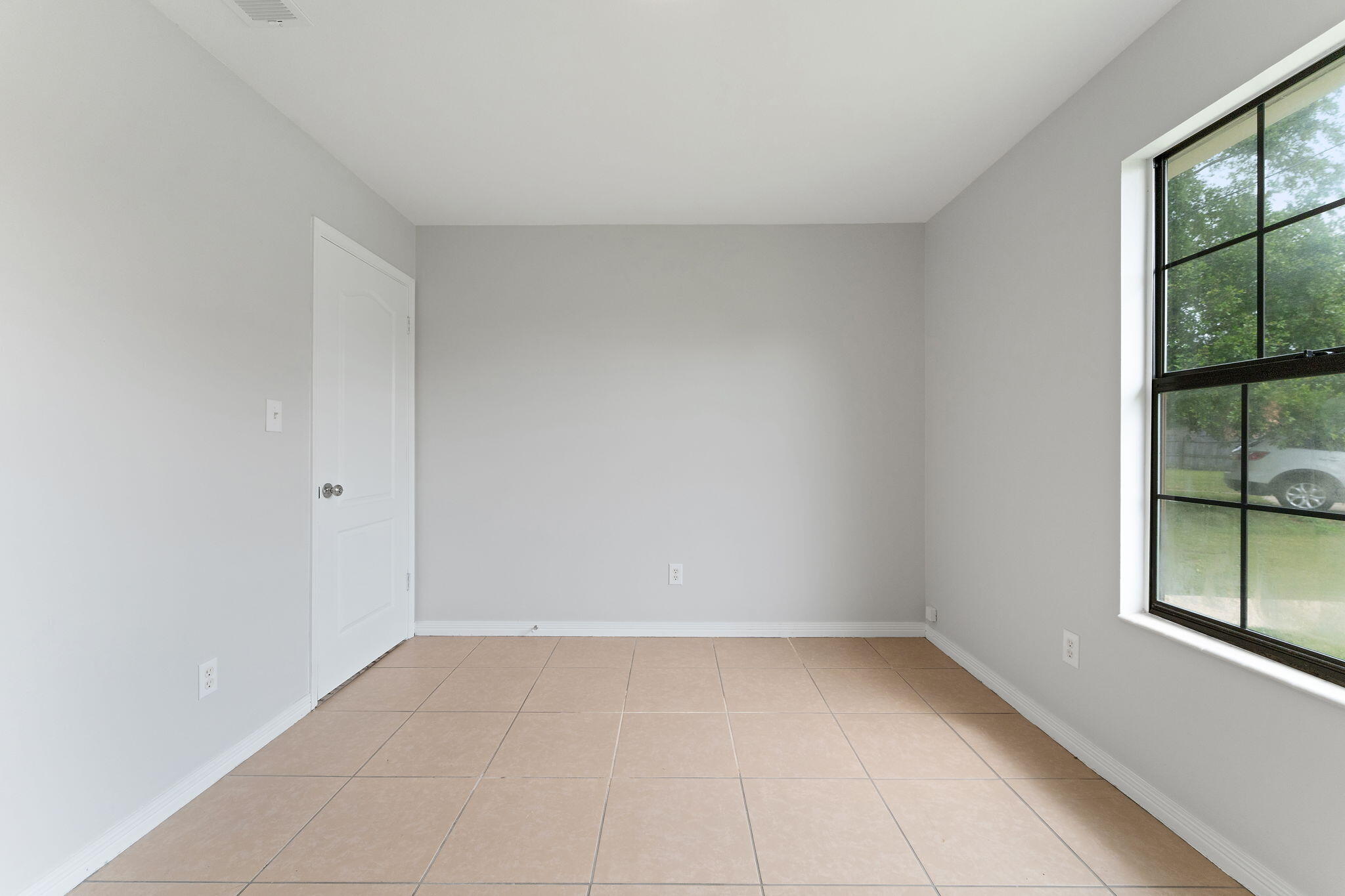 VILLA EAST - Residential