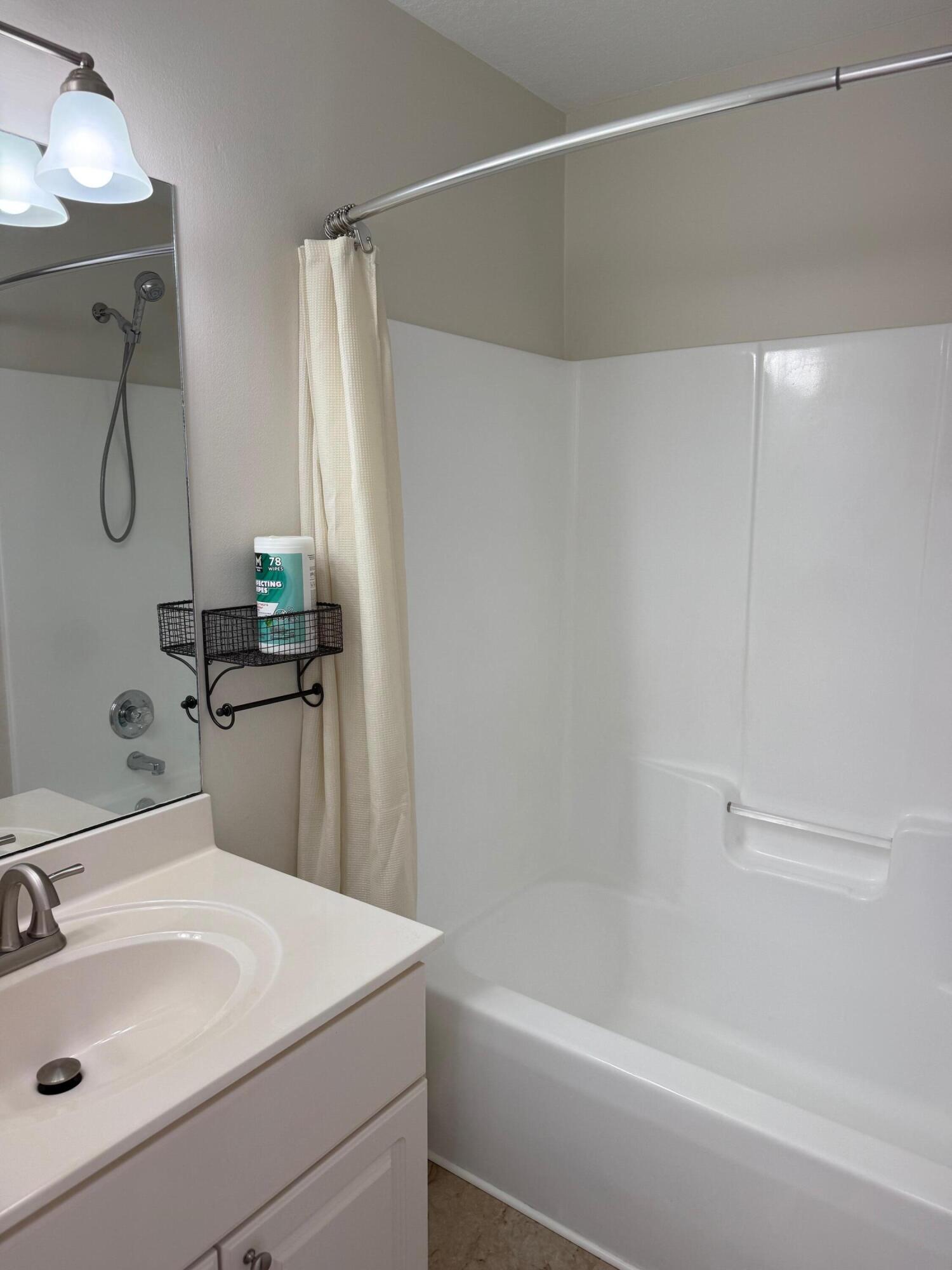 PELICAN PLACE T/H EAST - Residential Lease