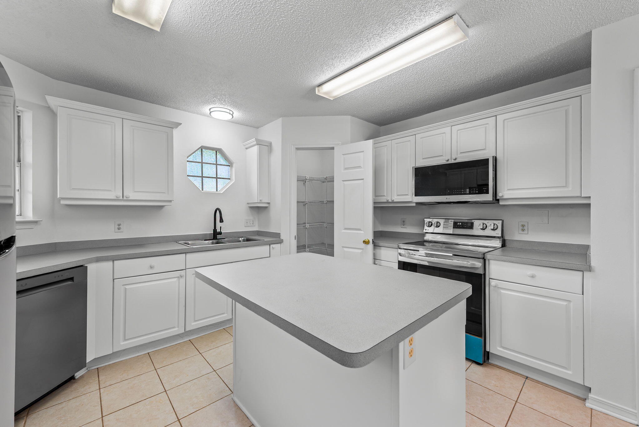 MARION MANOR - Residential