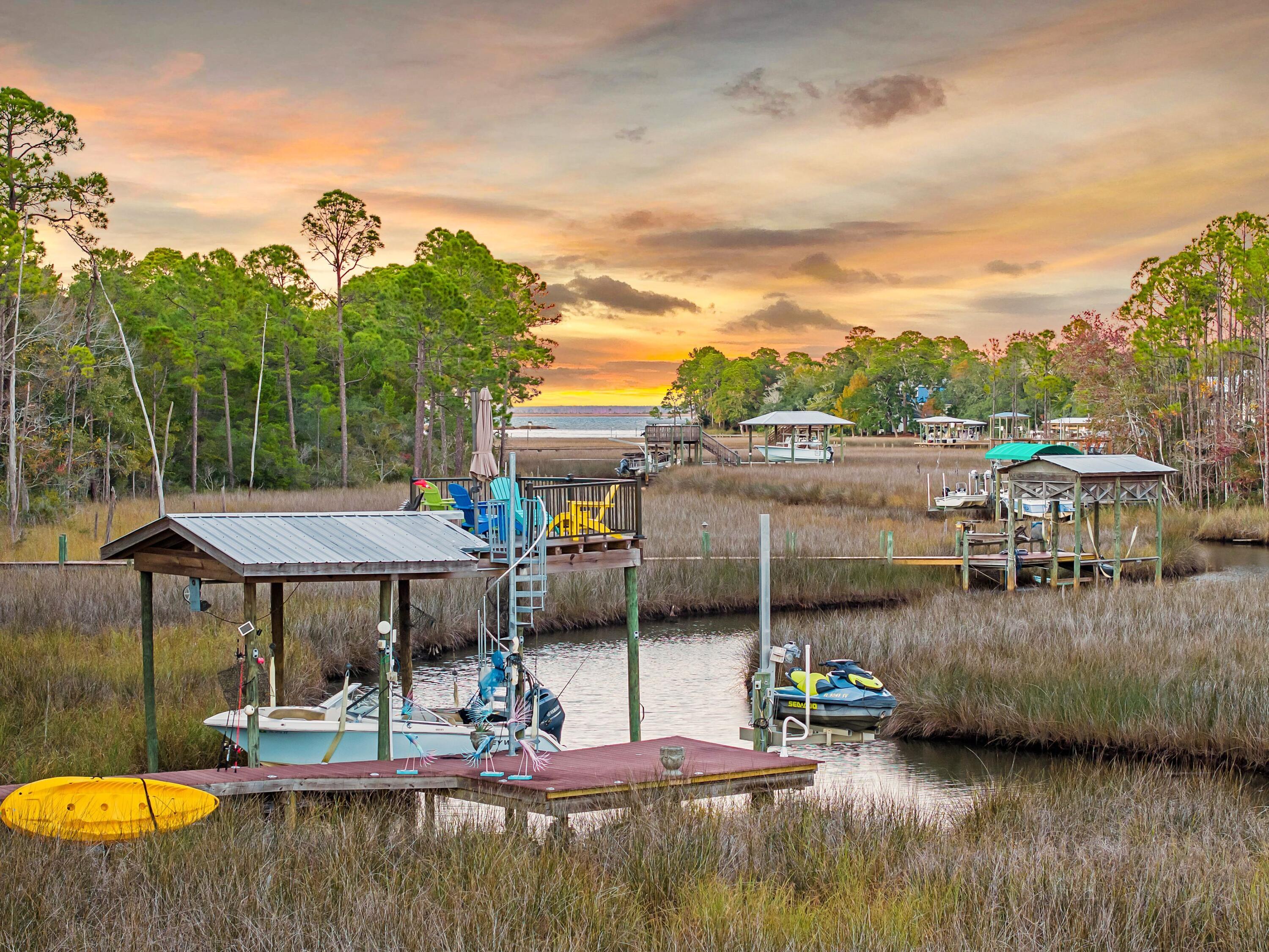 WOODLAND BAYOU ESTATES - Residential