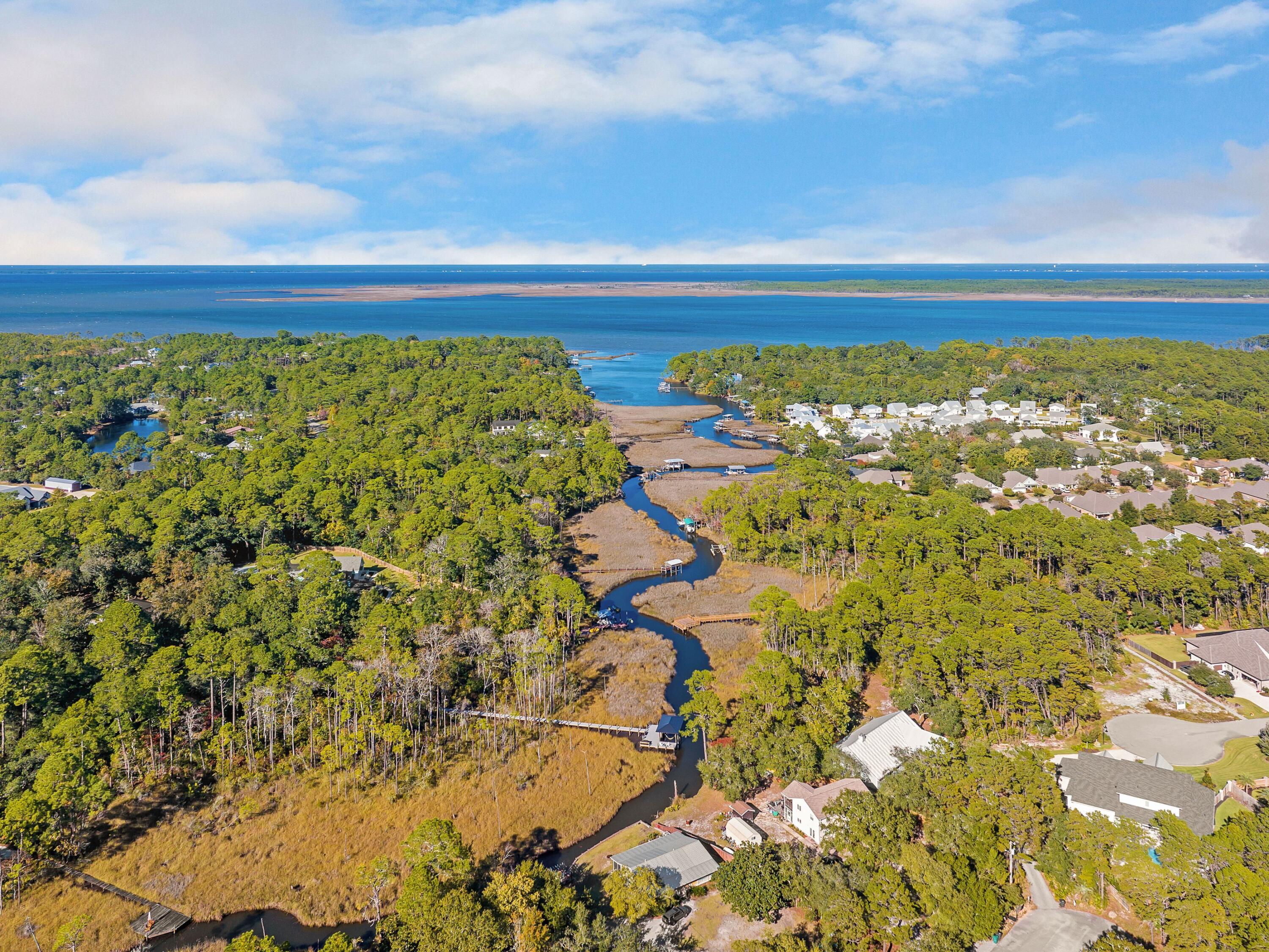 WOODLAND BAYOU ESTATES - Residential