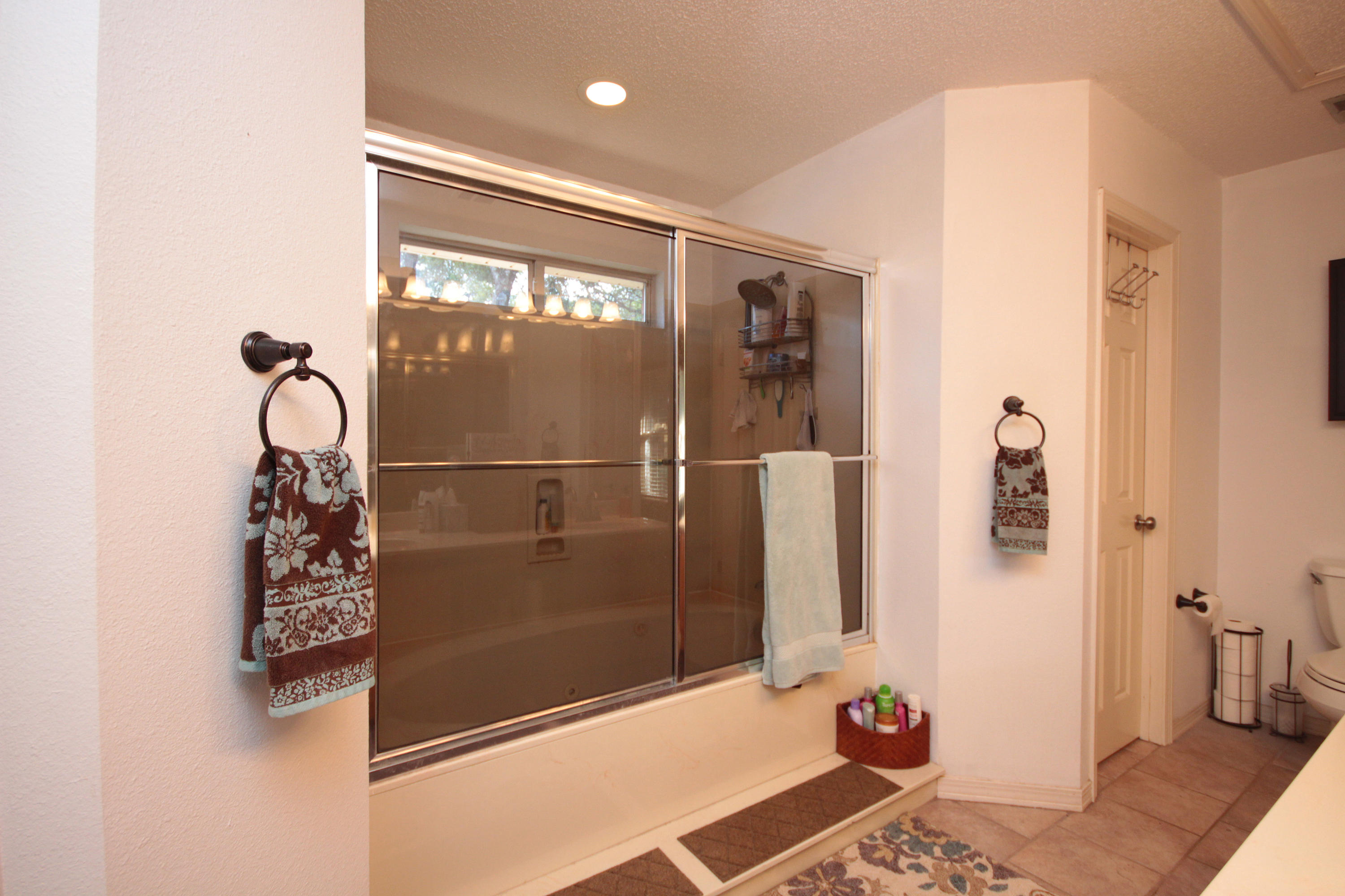 WOODLAND SHORES - Residential