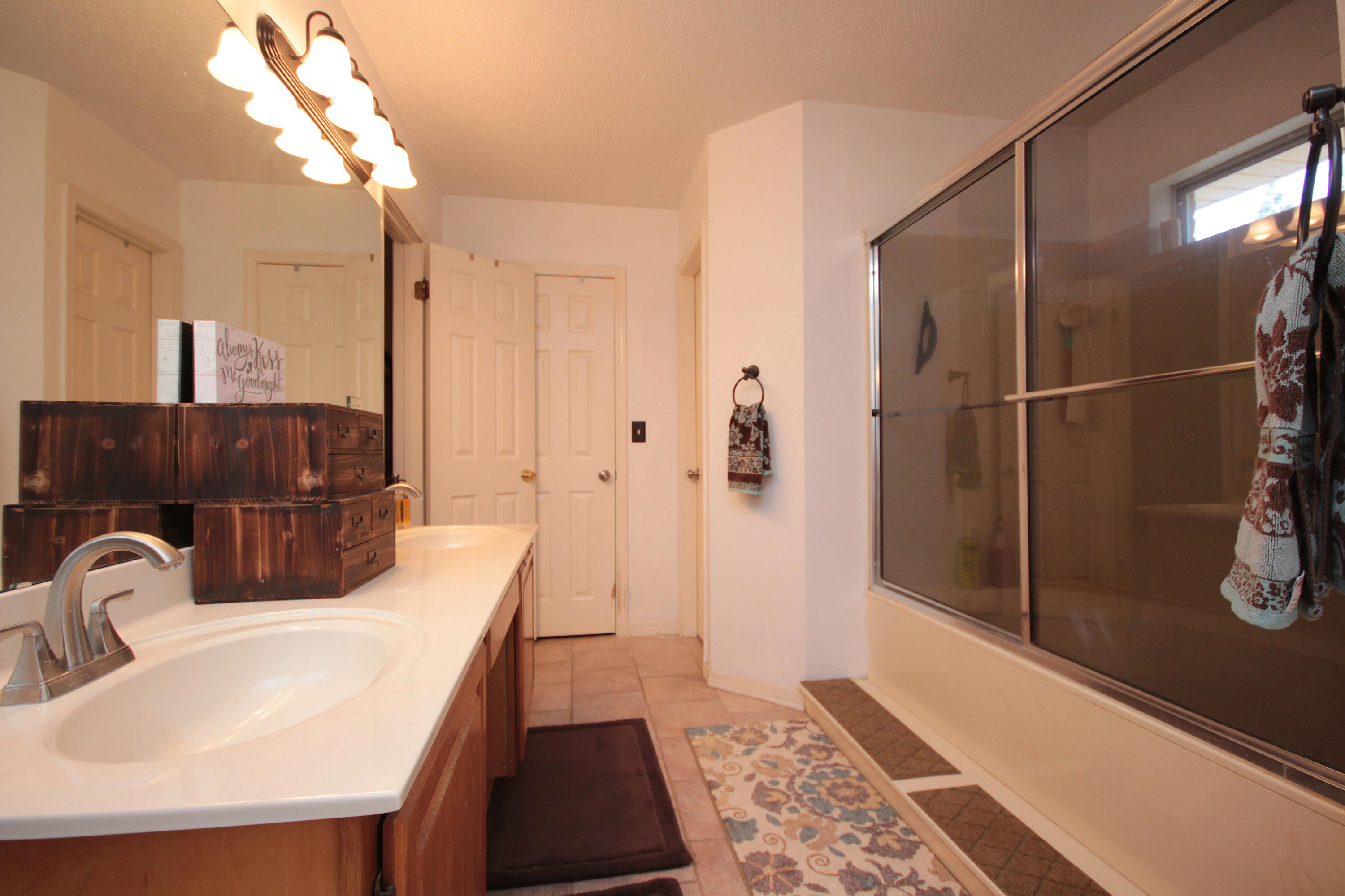 WOODLAND SHORES - Residential