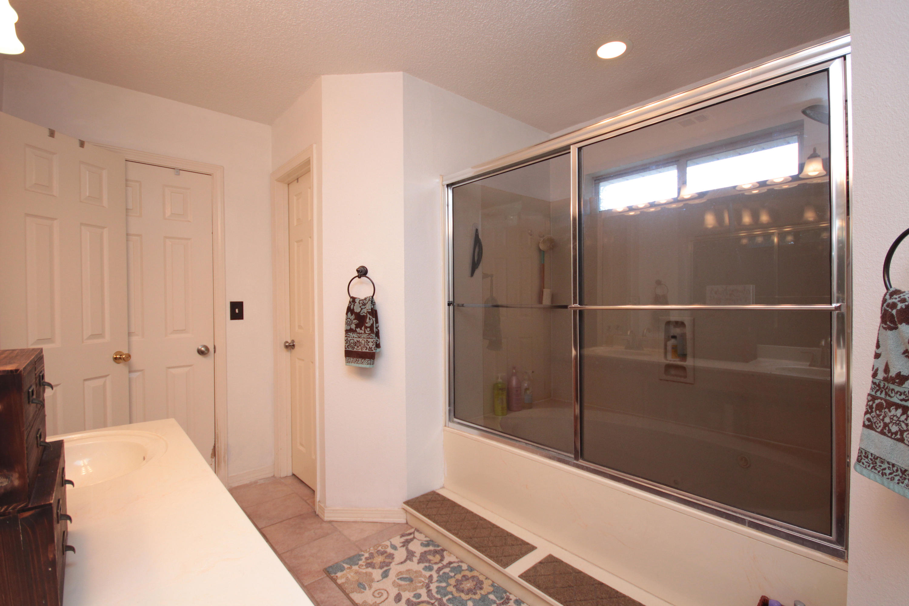 WOODLAND SHORES - Residential