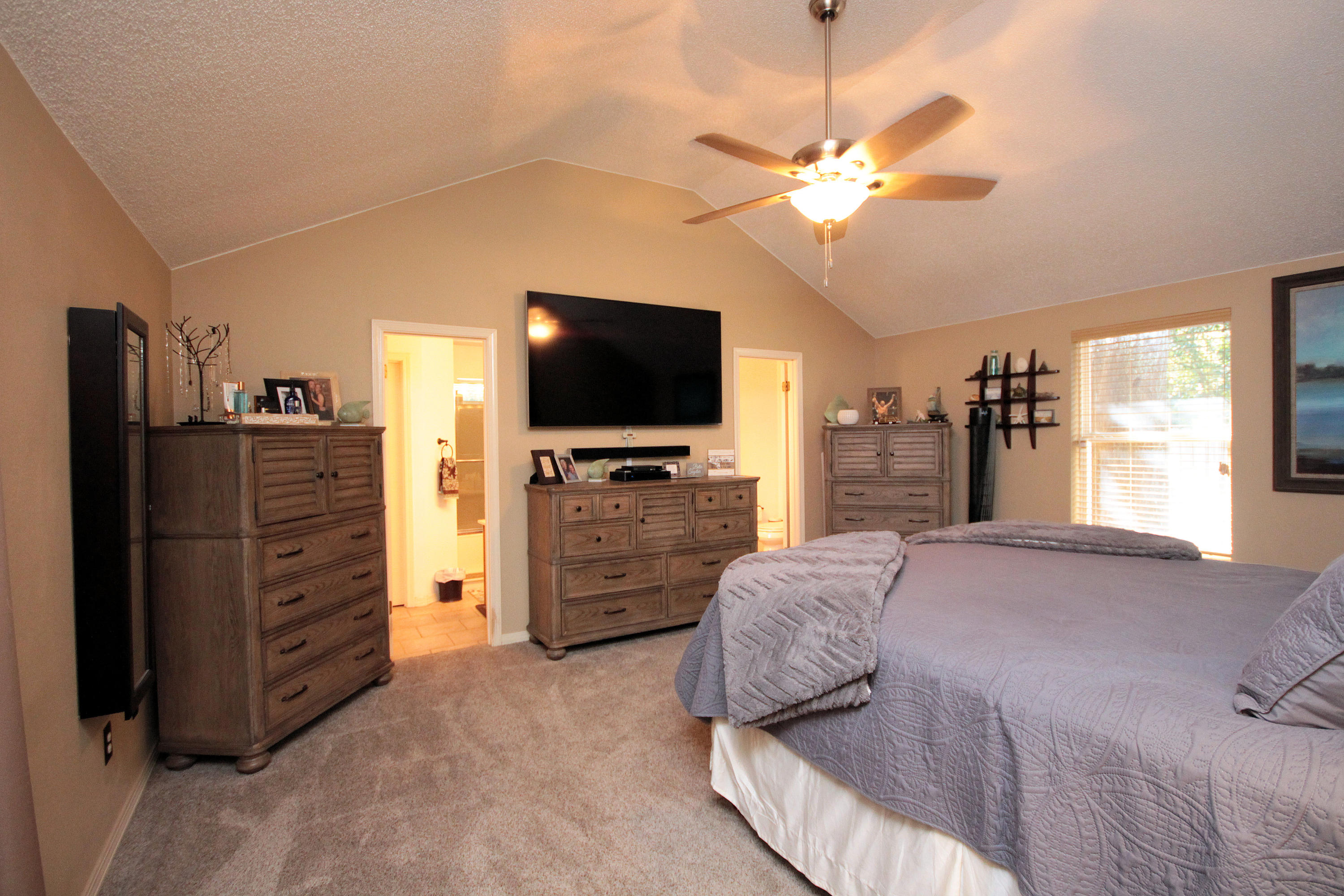 WOODLAND SHORES - Residential