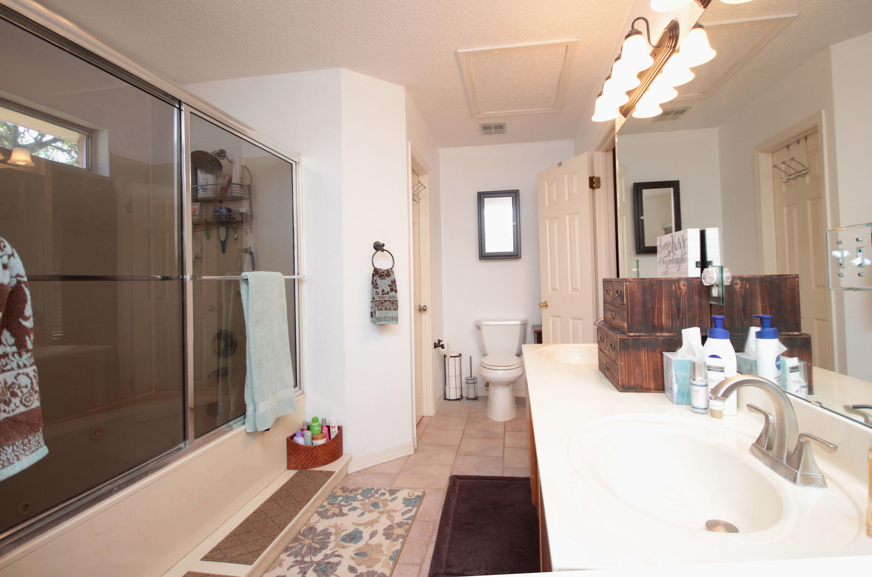 WOODLAND SHORES - Residential