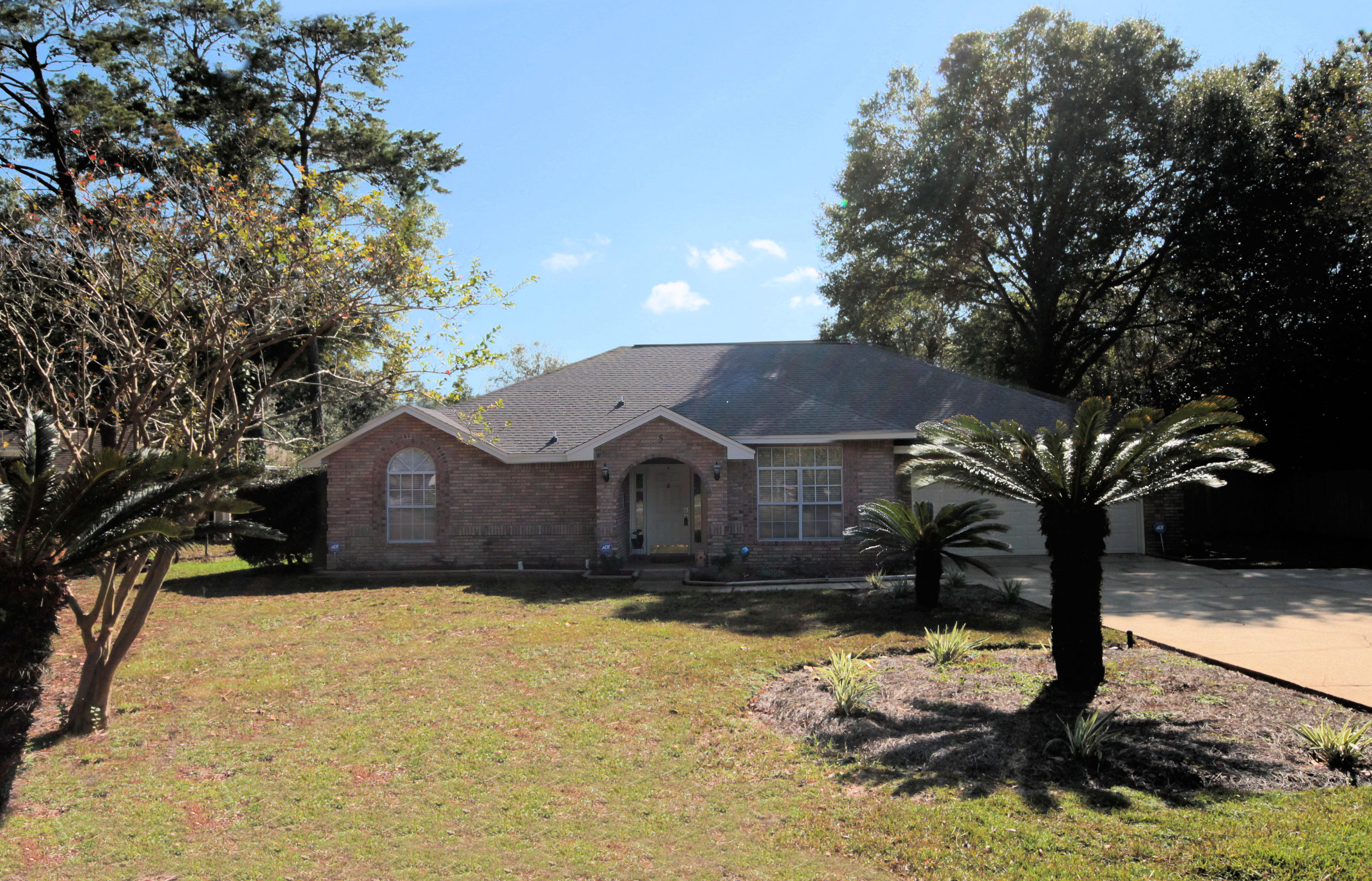 WOODLAND SHORES - Residential