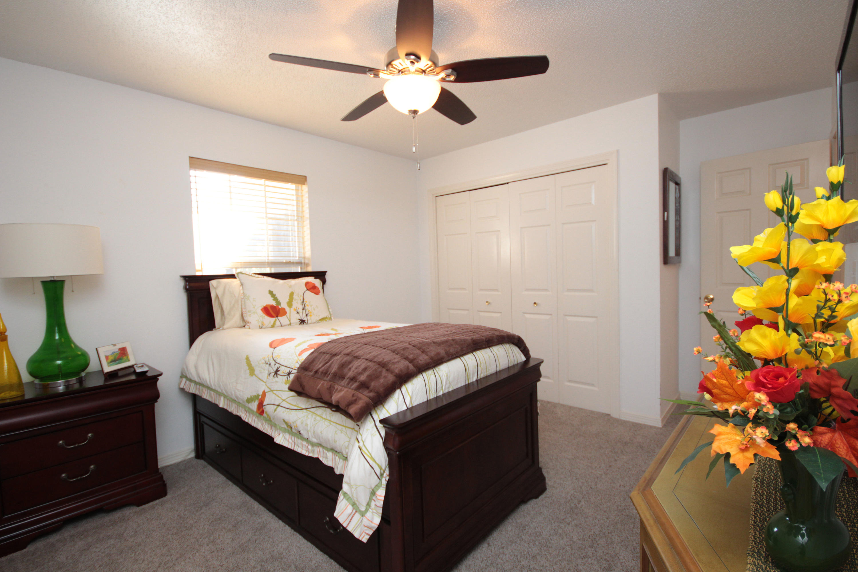 WOODLAND SHORES - Residential