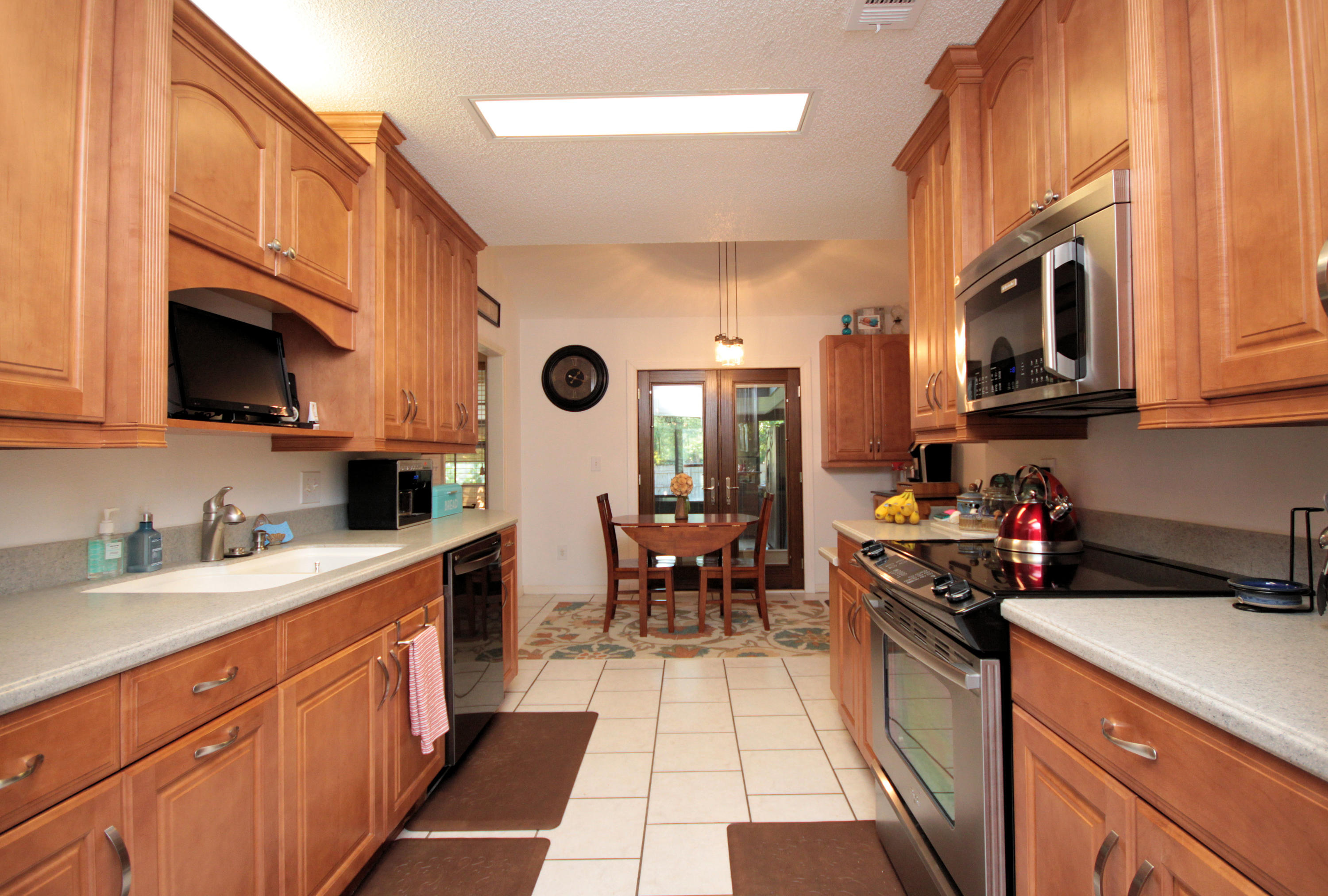 WOODLAND SHORES - Residential