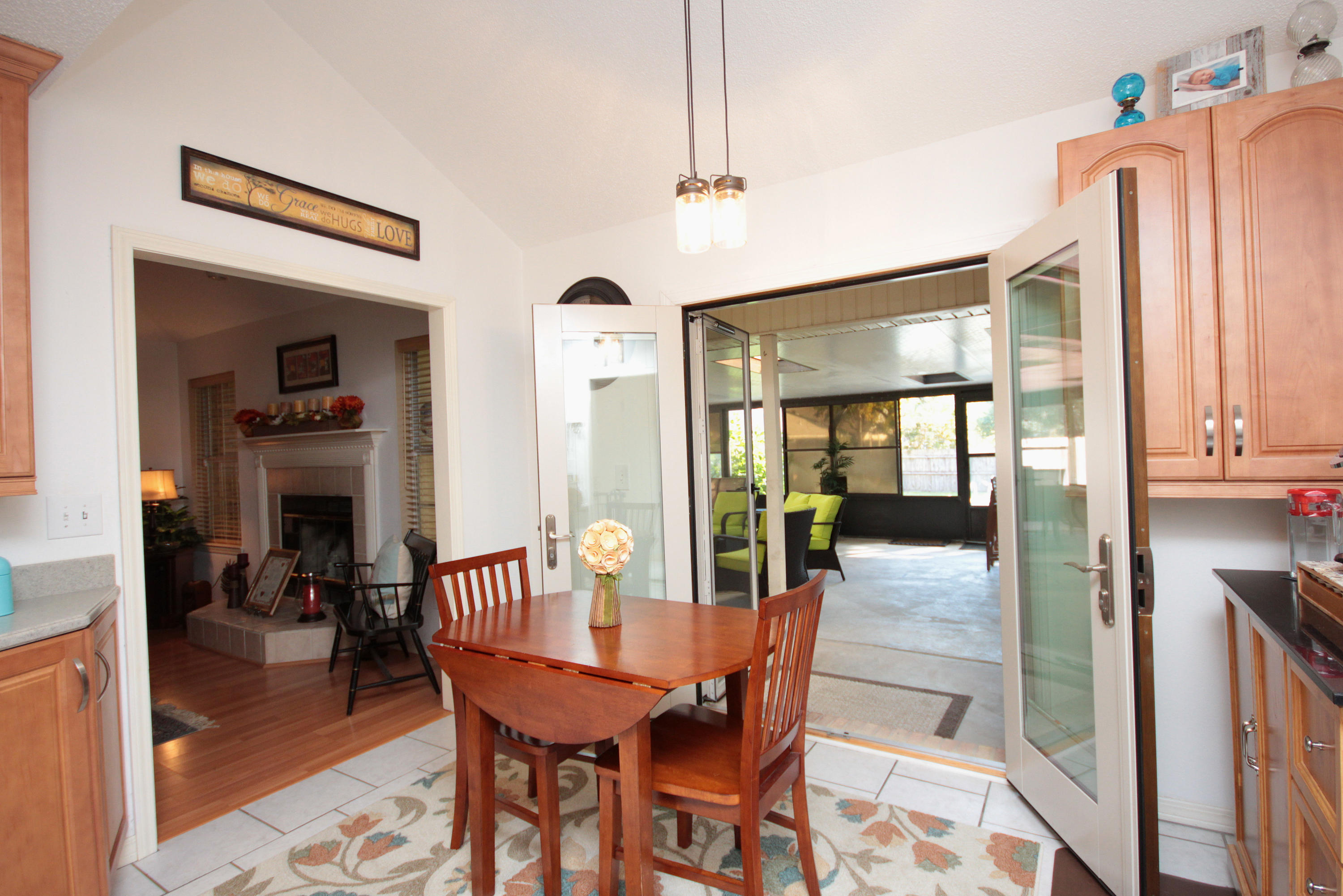 WOODLAND SHORES - Residential