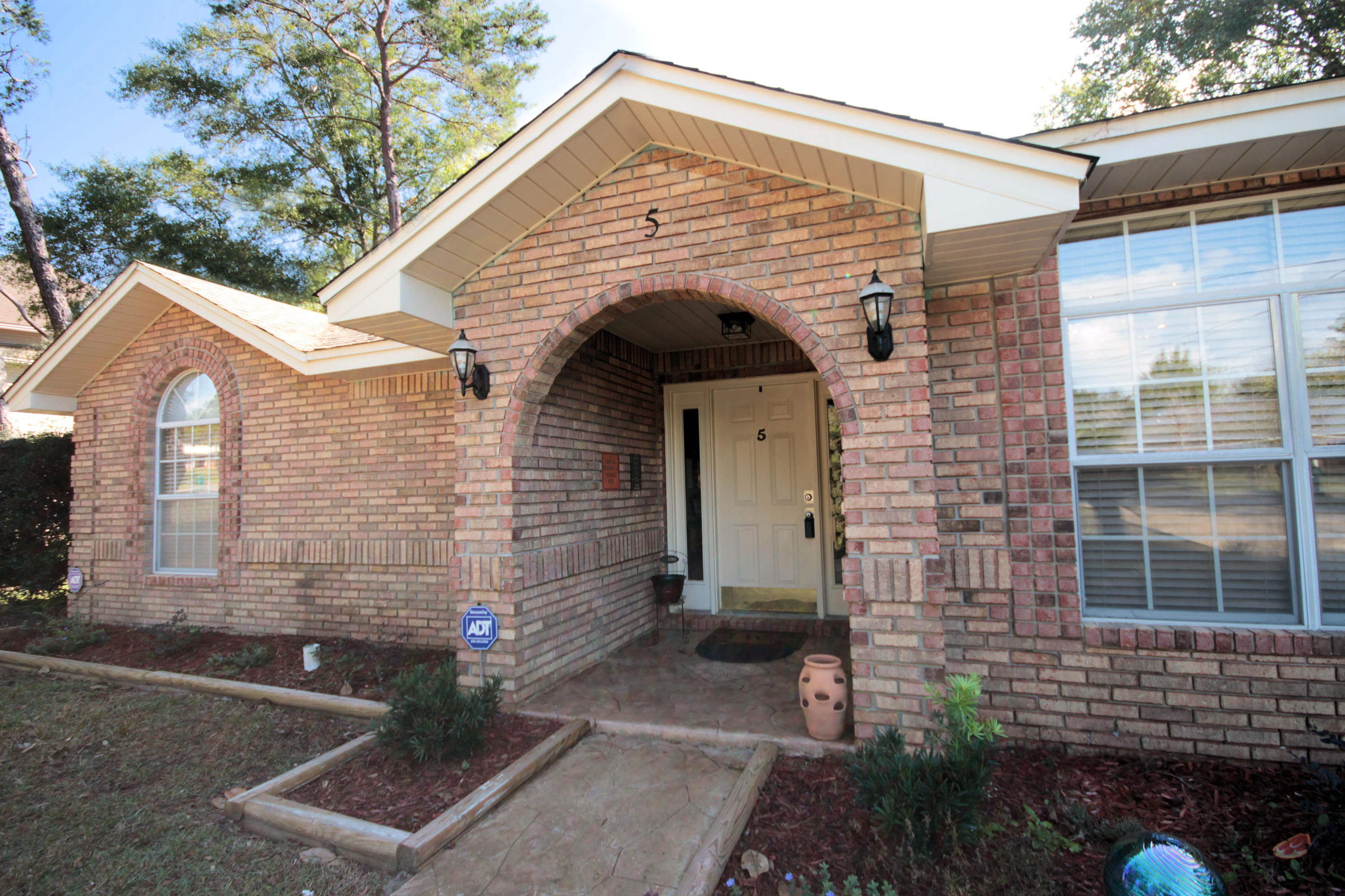 WOODLAND SHORES - Residential