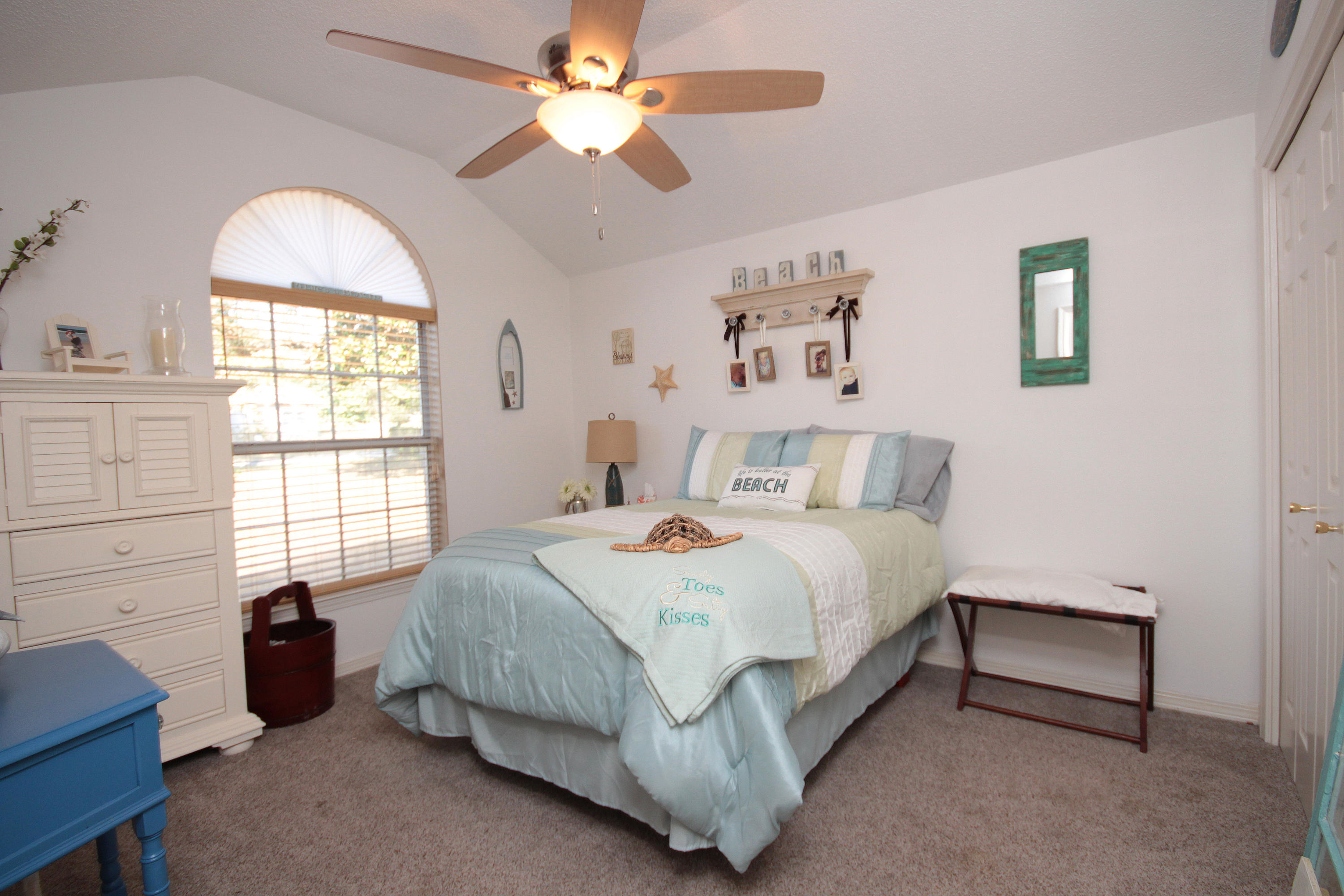 WOODLAND SHORES - Residential