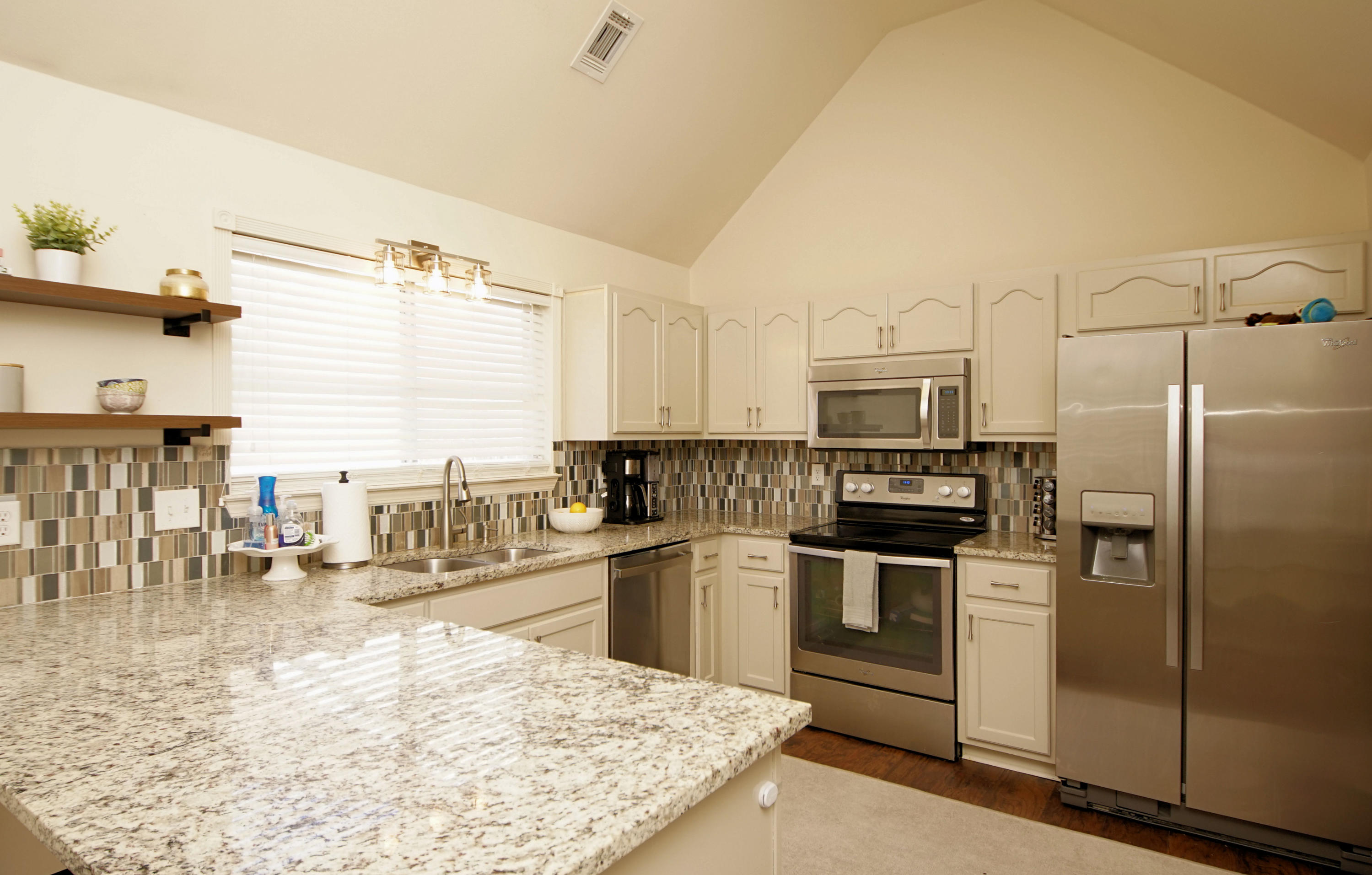 HARBOR BREEZE - Residential