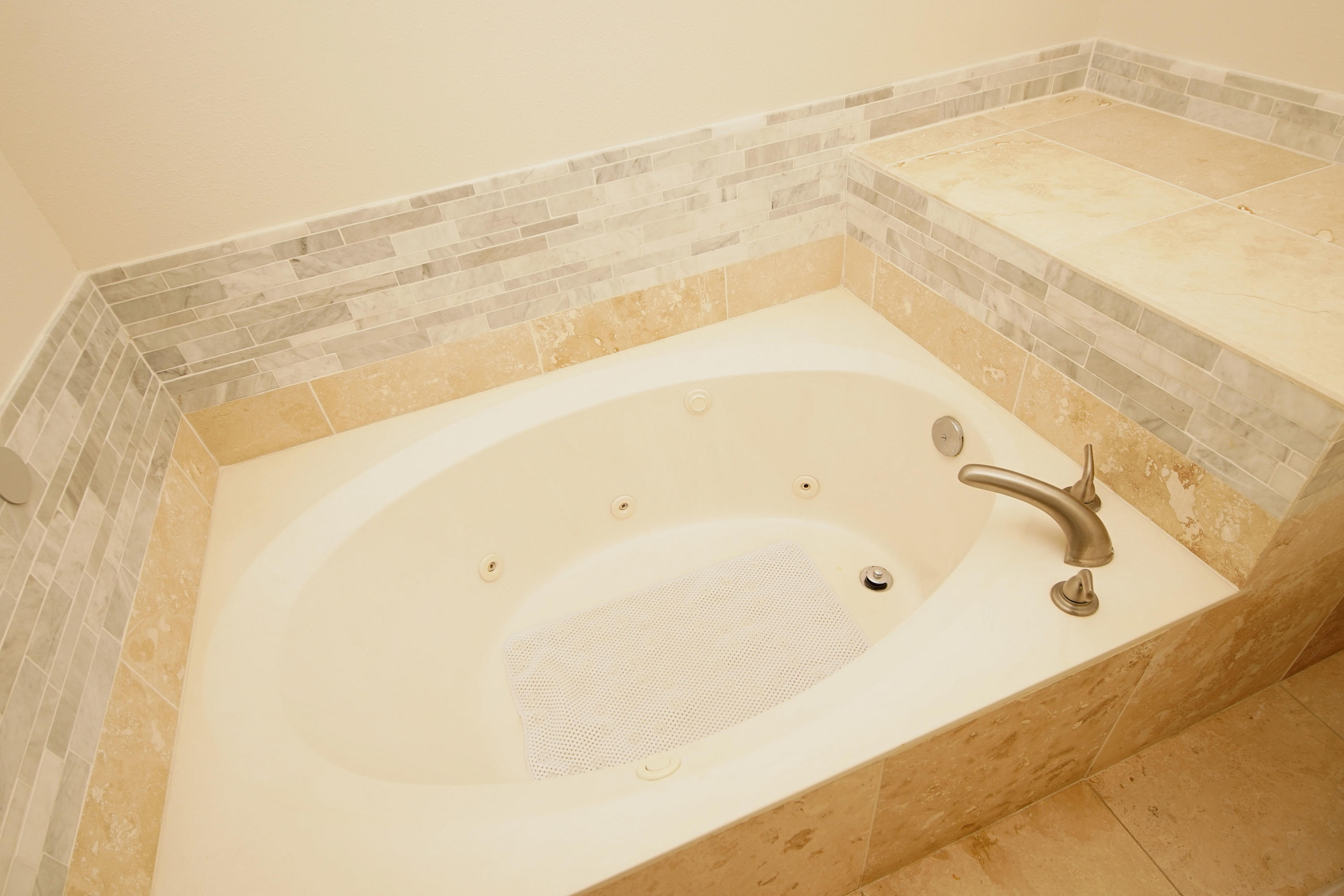 HARBOR BREEZE - Residential