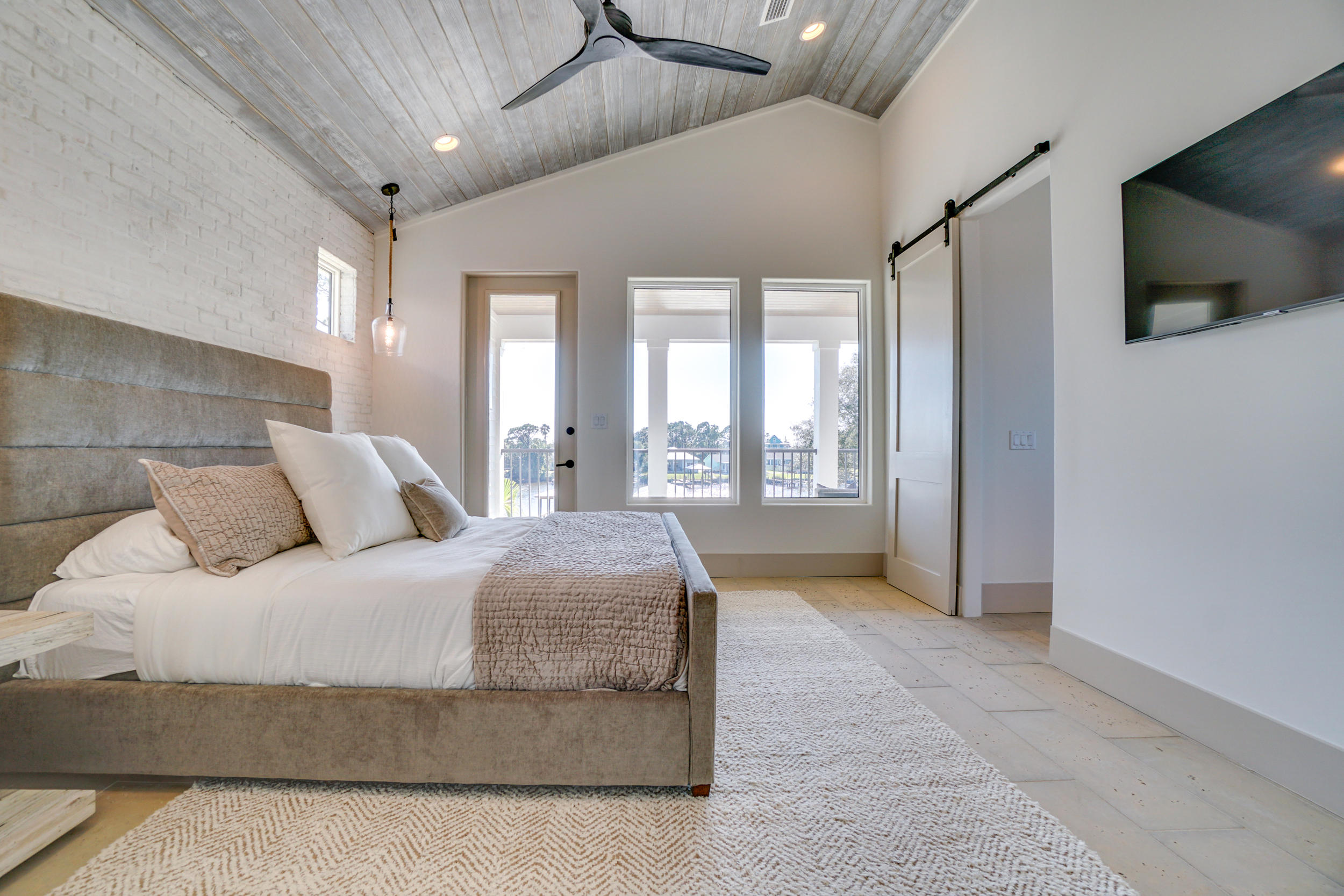 GRAND LAGOON SHORES - Residential